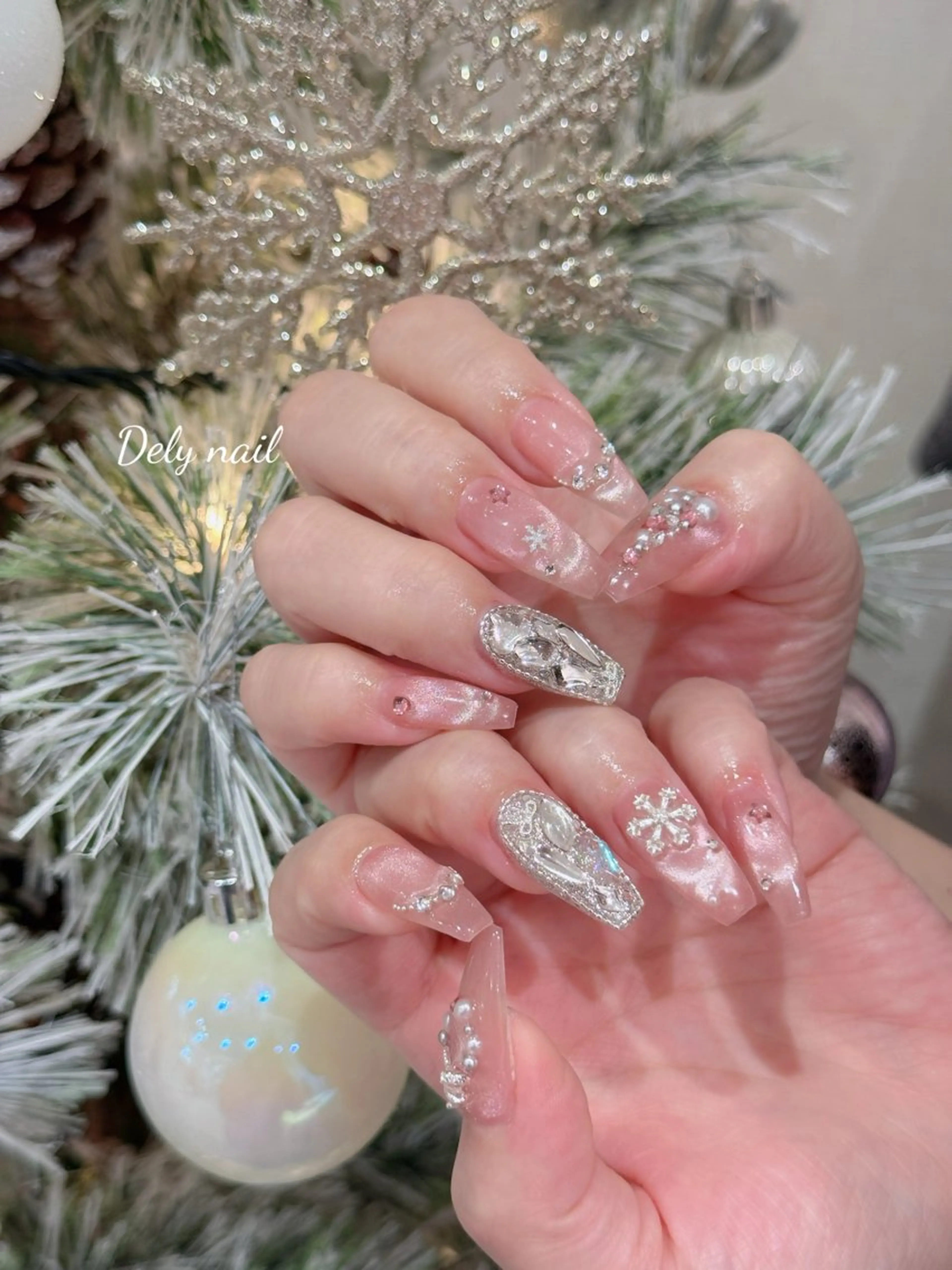 ネイル フレンチネイル ガラスフレンチ 韓国ネイル ニュアンスネイル ネイルチップ ハンドネイル DELY_NAIL所属・Dely Nailのネイルデザイン