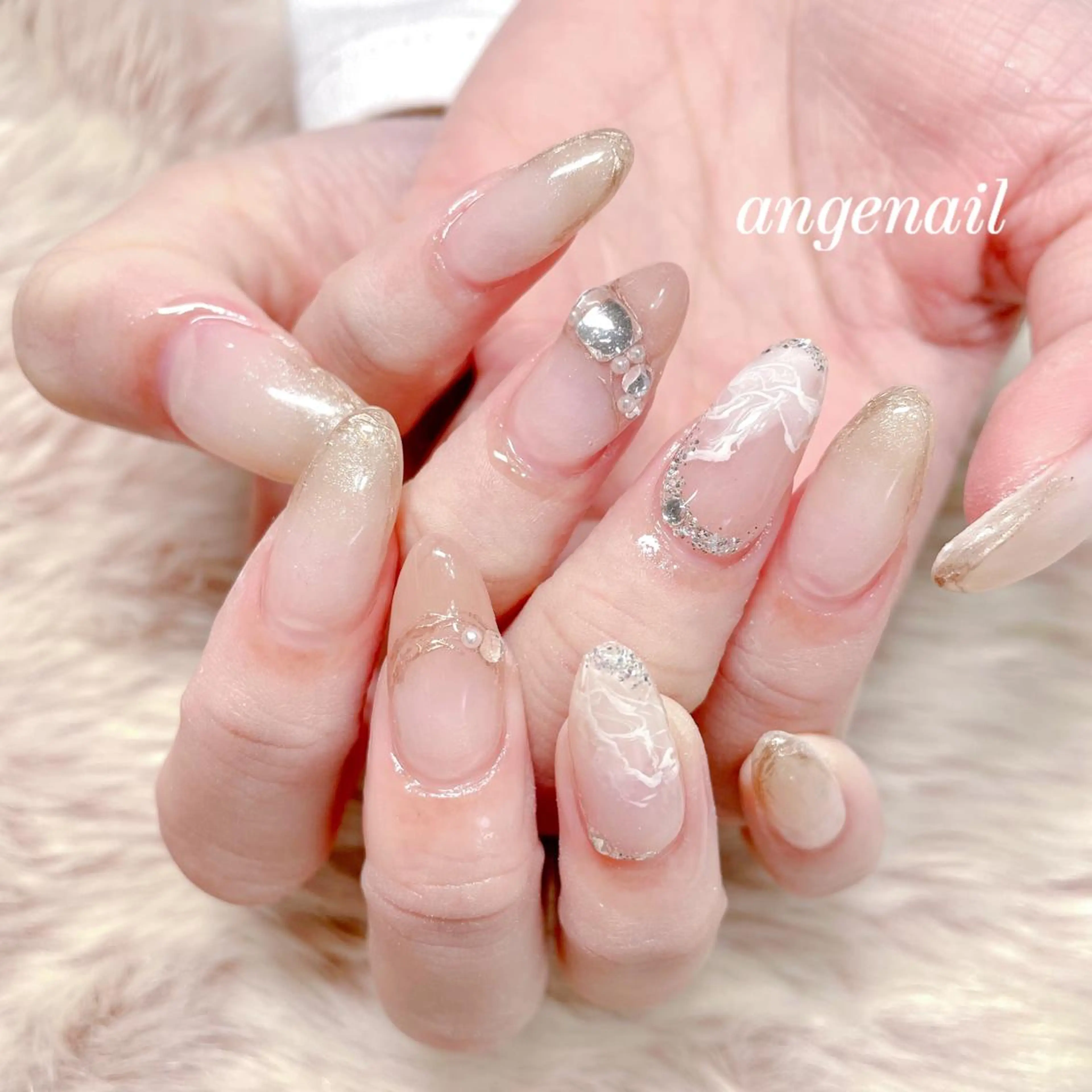 ネイル ハンドネイル オーナーネイリスト MAKIのネイルデザイン