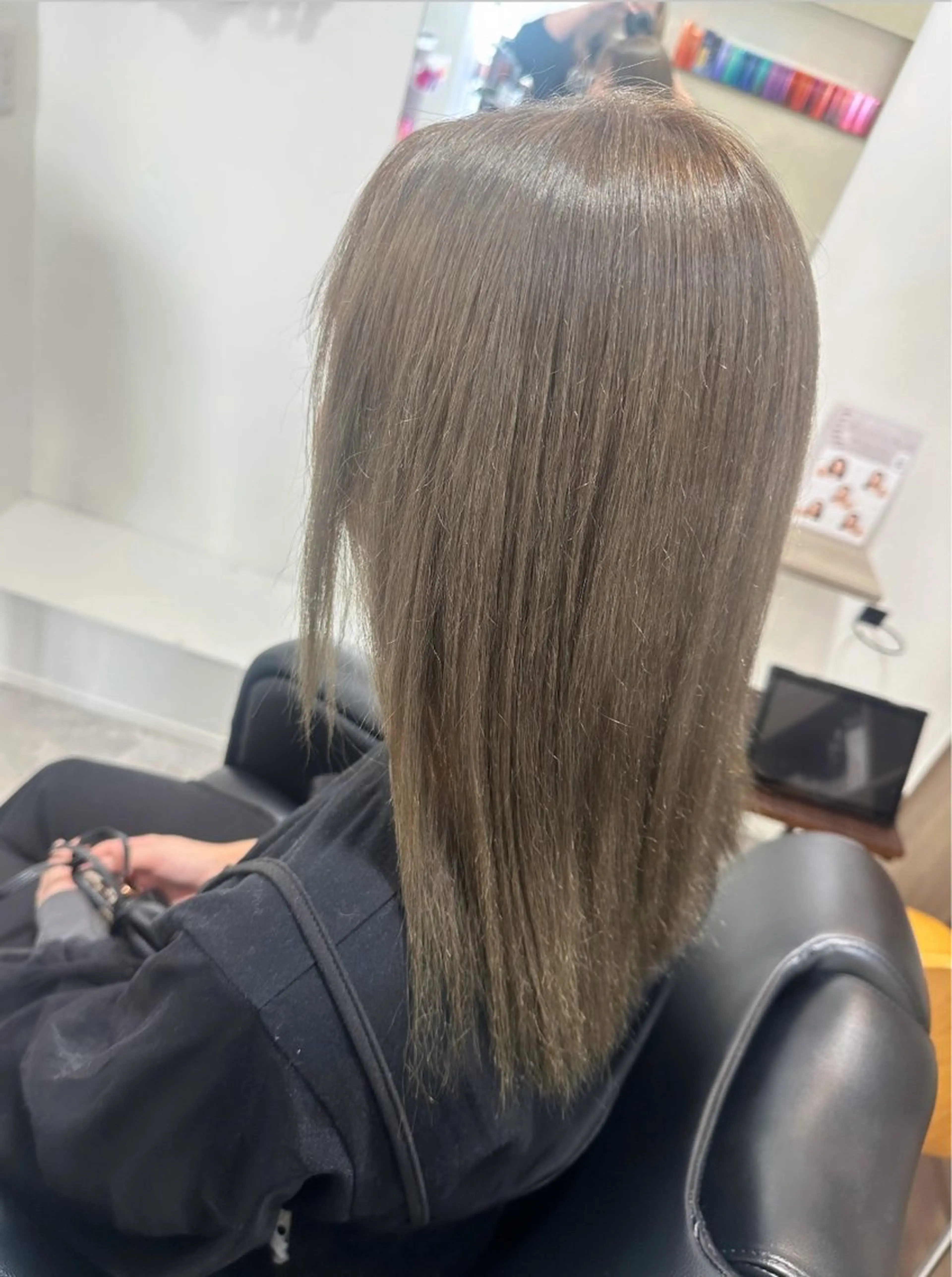 セミロング 𝑴𝒐𝒓𝒊‎‪ /髪質改善/艶髪🖤のヘアスタイル