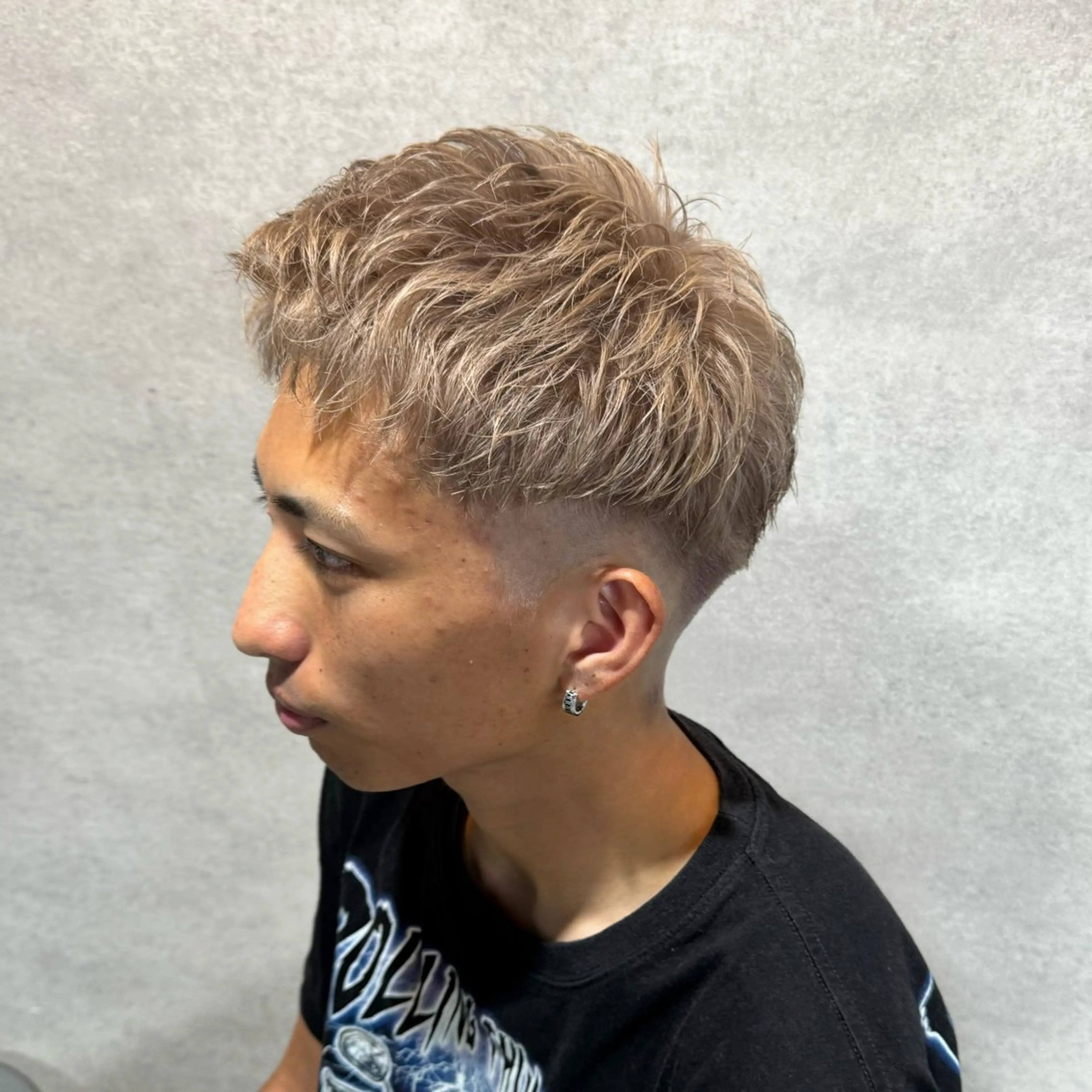 ショート カラー パーマ ヘアアレンジ メンズ センターパート メンズハイライト メンズメッシュ マッシュ メンズパーマ カット ヘアカラー トリートメント ヘッドスパ ヘアセット 仕上がり満足度No. 1🔥BLUCK🔥のヘアスタイル