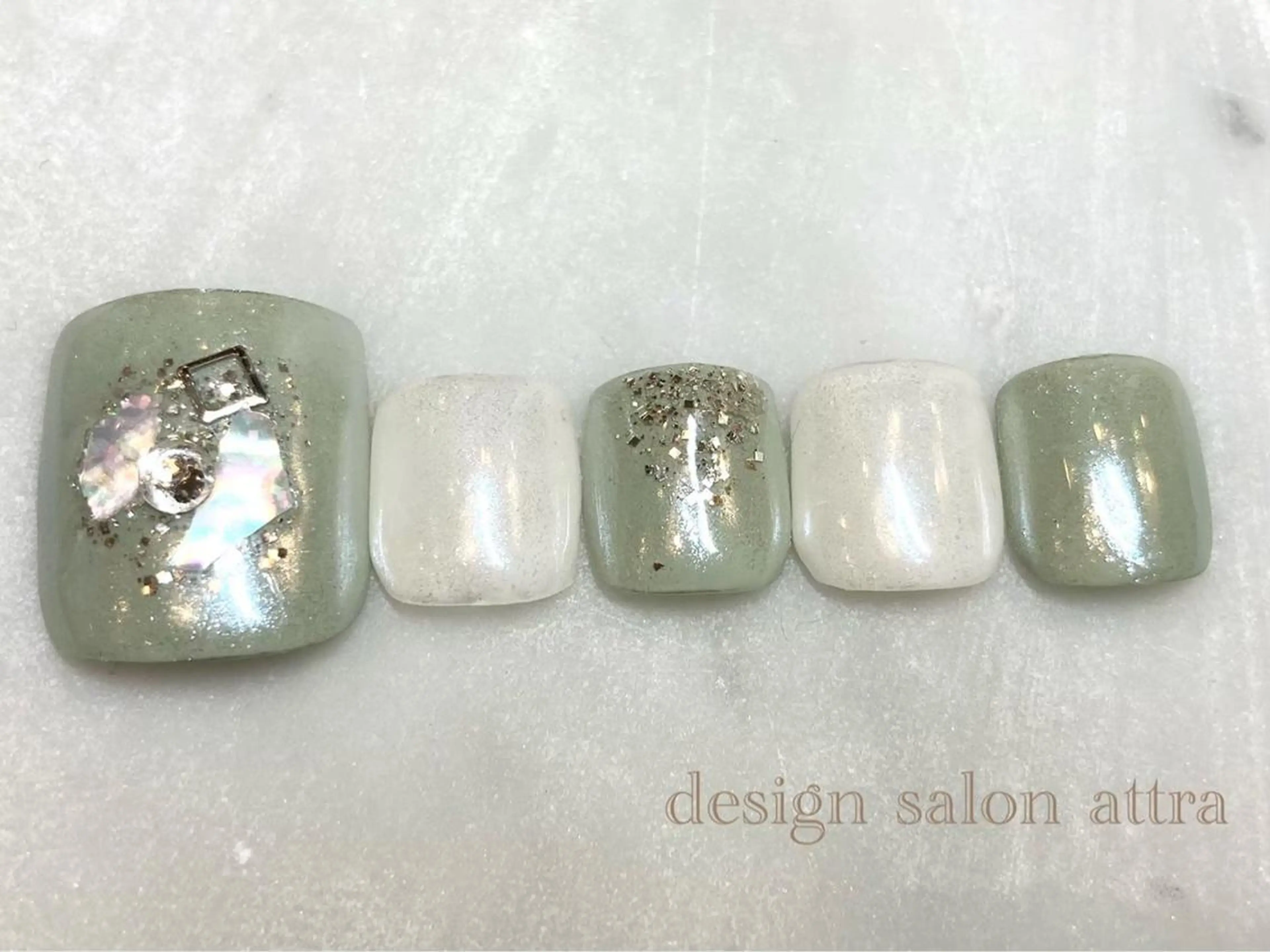 ネイル デザインサロン attra 本八幡店のネイルデザイン