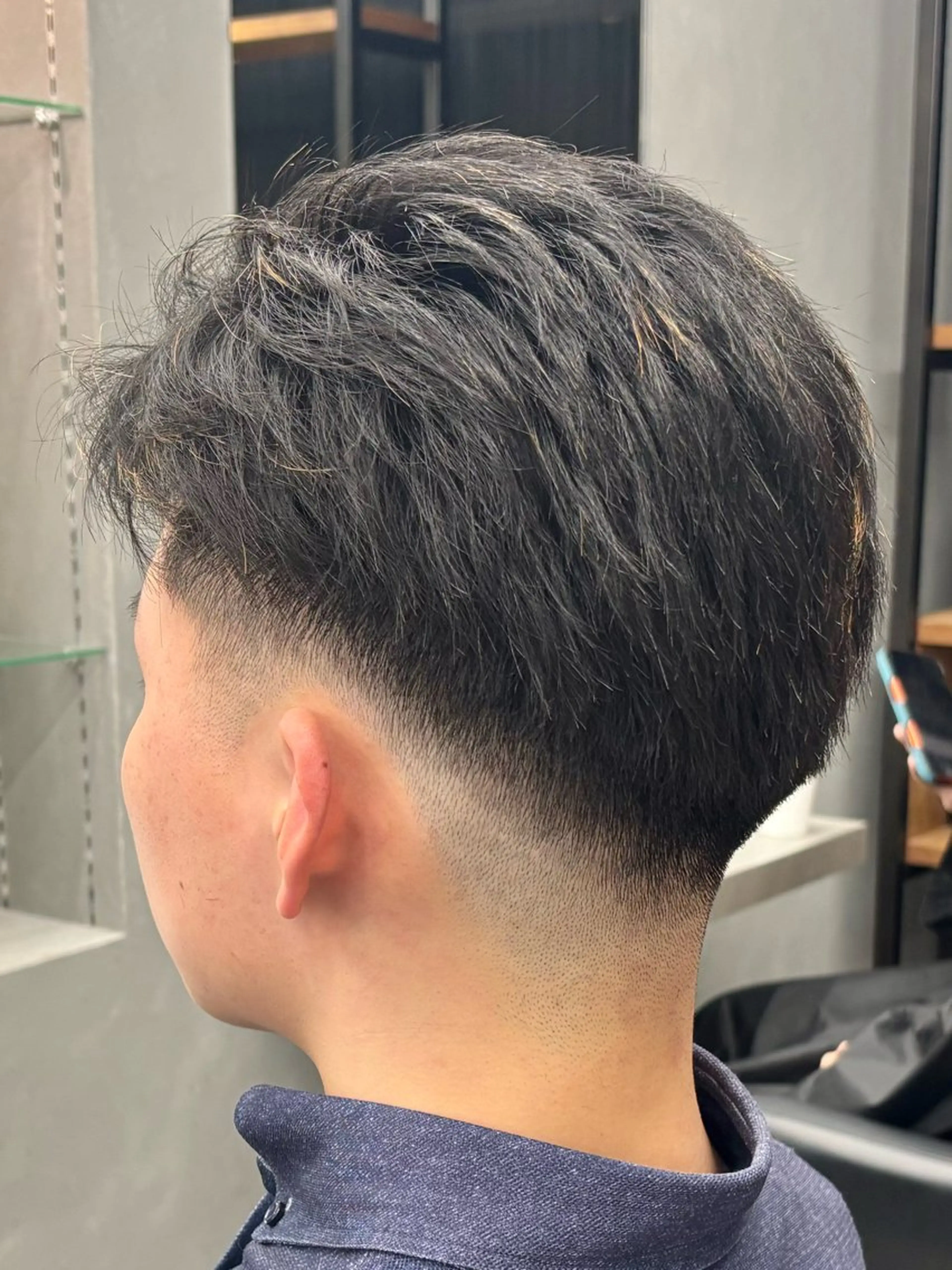 パーマ メンズ フェードカット メンズパーマ 刈り上げ カット パーマ 【ØVARL】🦁 メンズパーマ/レオのヘアスタイル