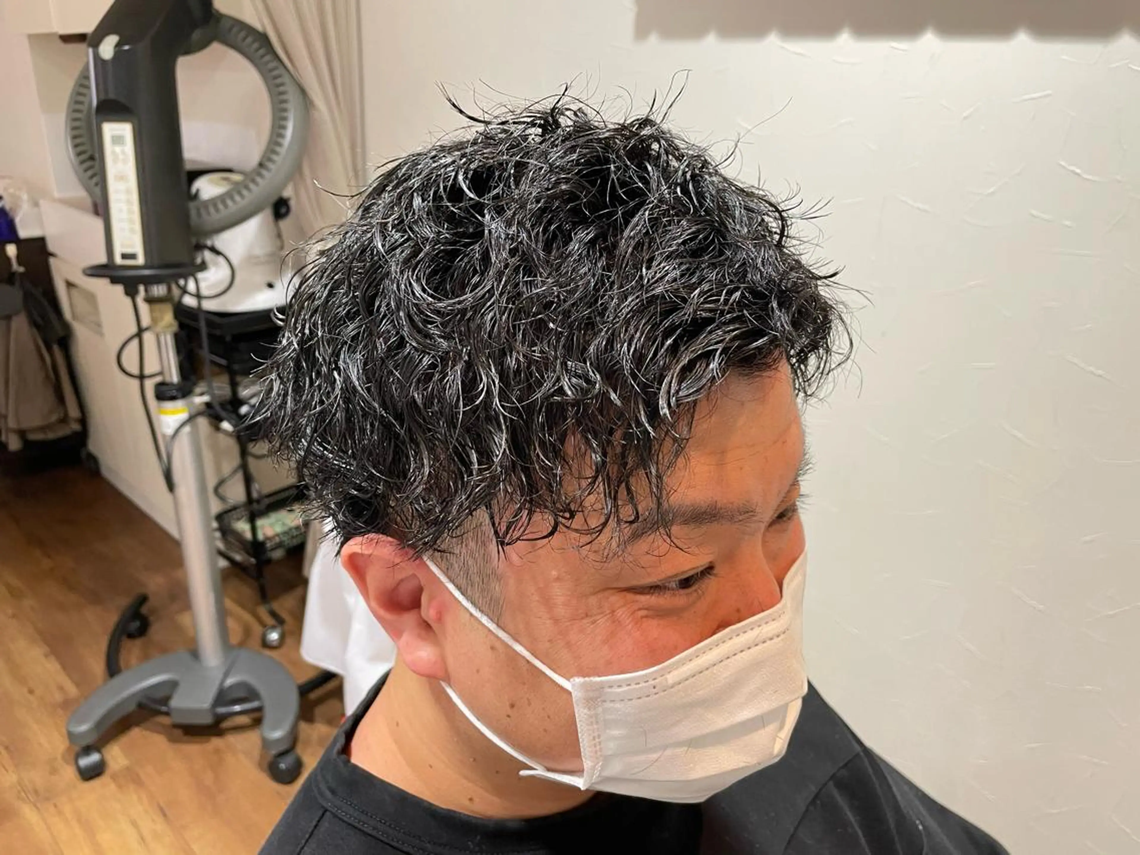 パーマ メンズ 絹村 健人のヘアスタイル