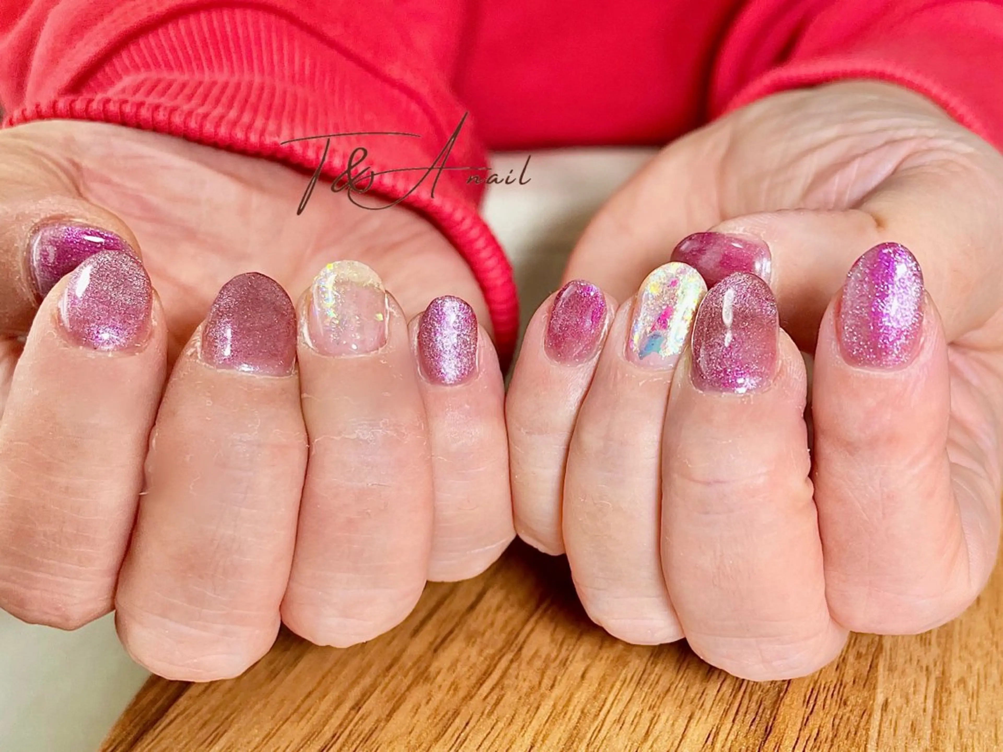 ネイル ジェルネイル キラキラネイル マグネットネイル ワンカラーネイル パープル ハンドネイル T&A nailのネイルデザイン