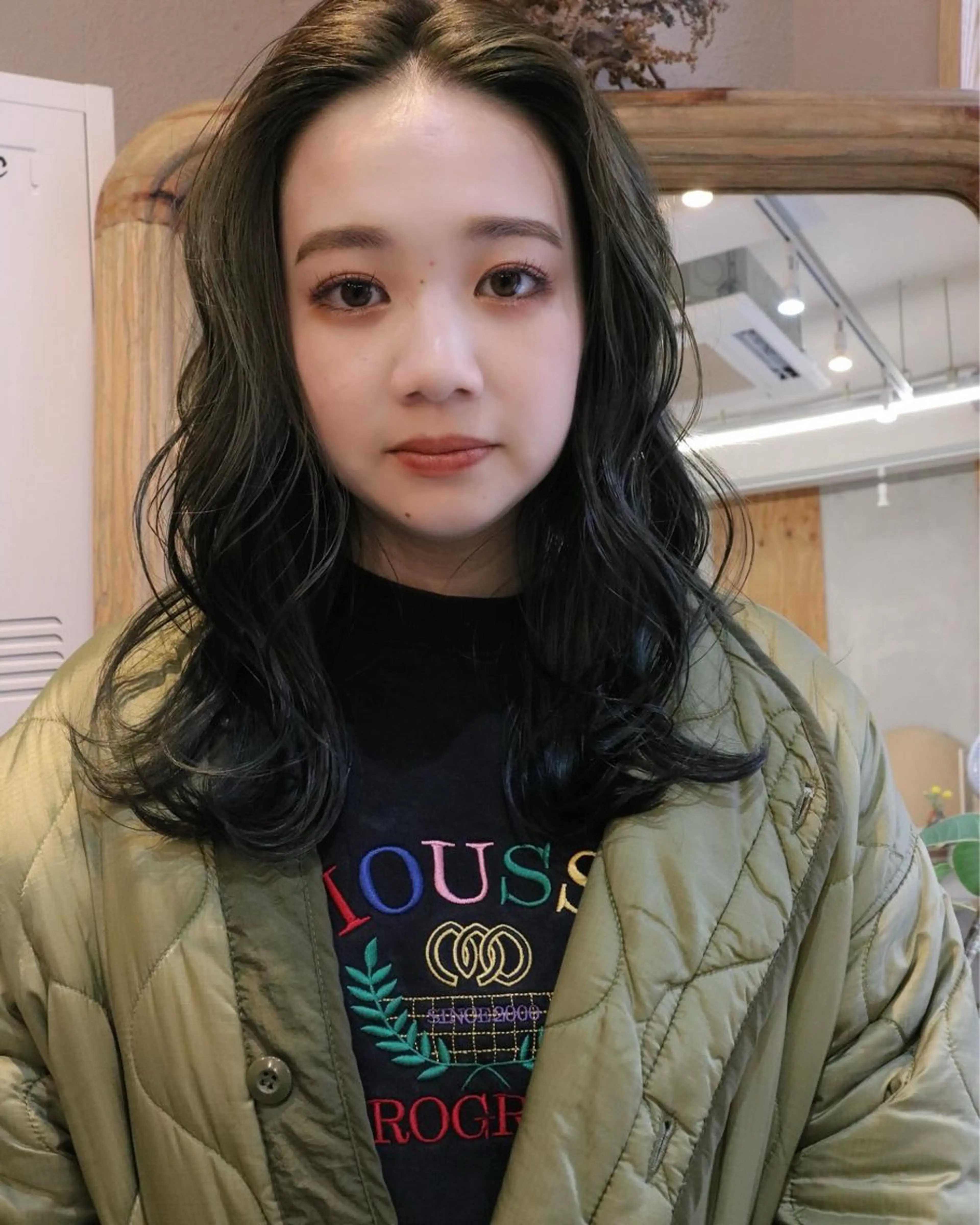 ミディアム カラー 松村 澪里のヘアスタイル