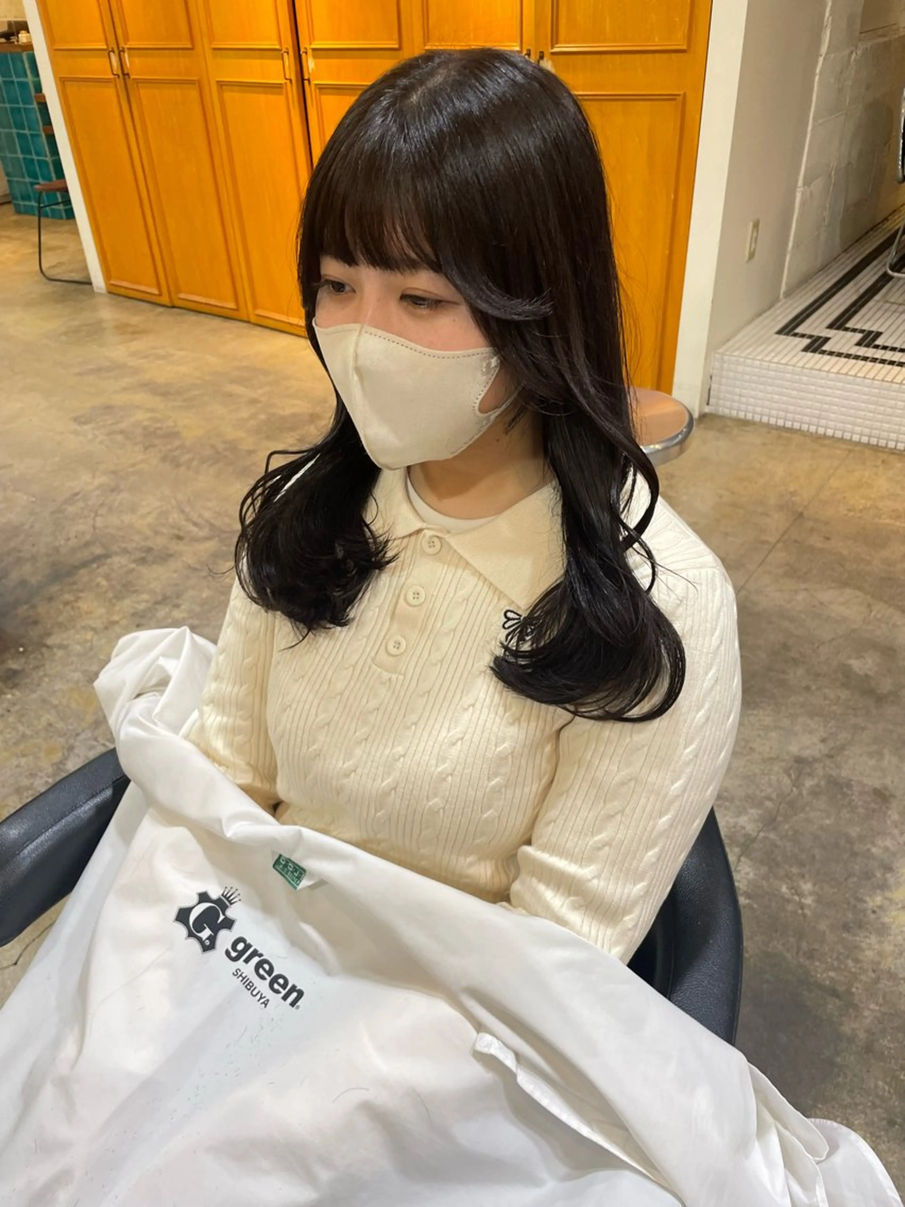 ロング カラー MIOベージュカラー 柔らかいカラーのヘアスタイル