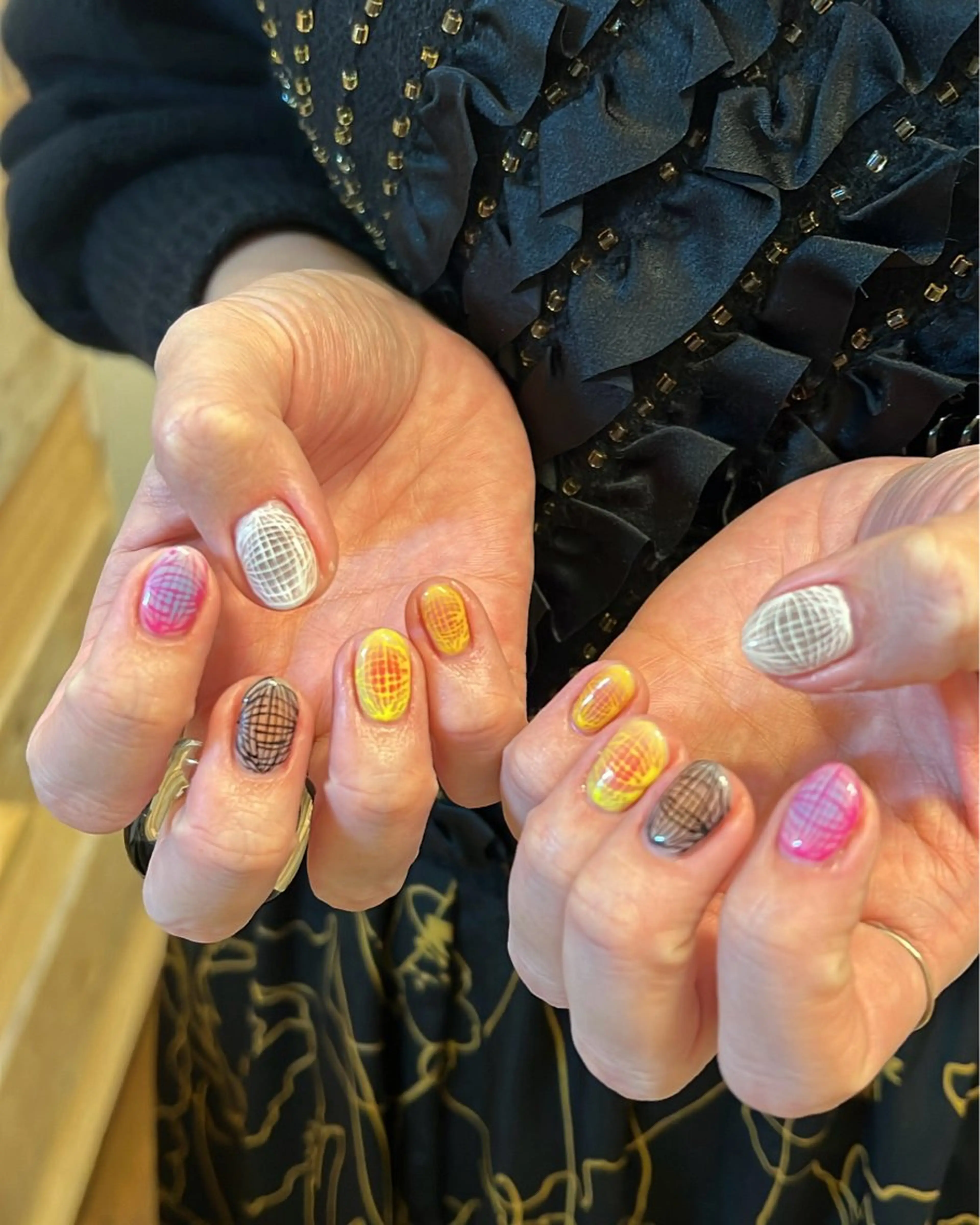 ネイル ハンドネイル フットネイル ハンドケア Nes.Nail所属・Miyagi Asamiのネイルデザイン