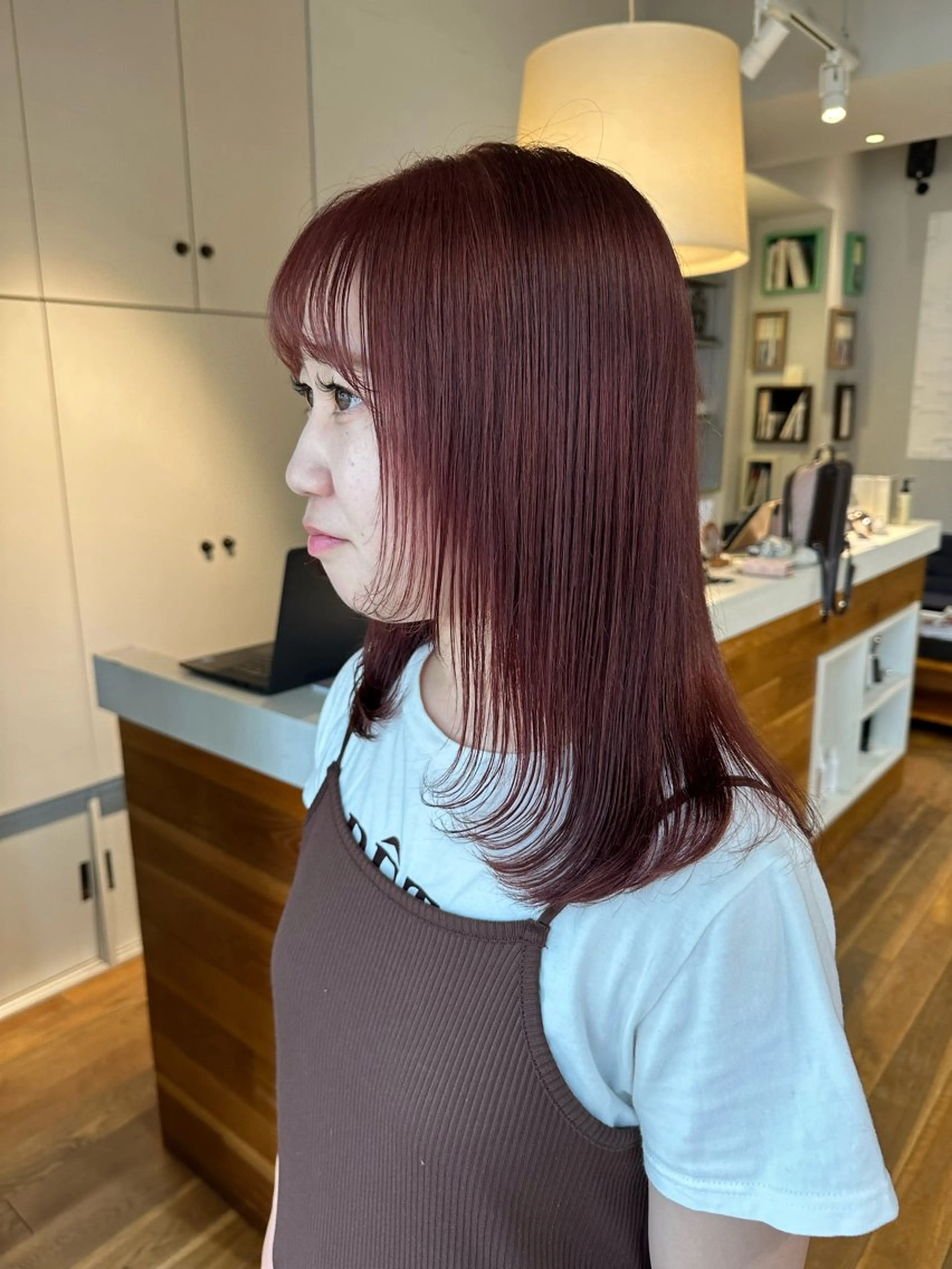 セミロング カラー ヘアカラー 塩澤 榛奈のヘアスタイル