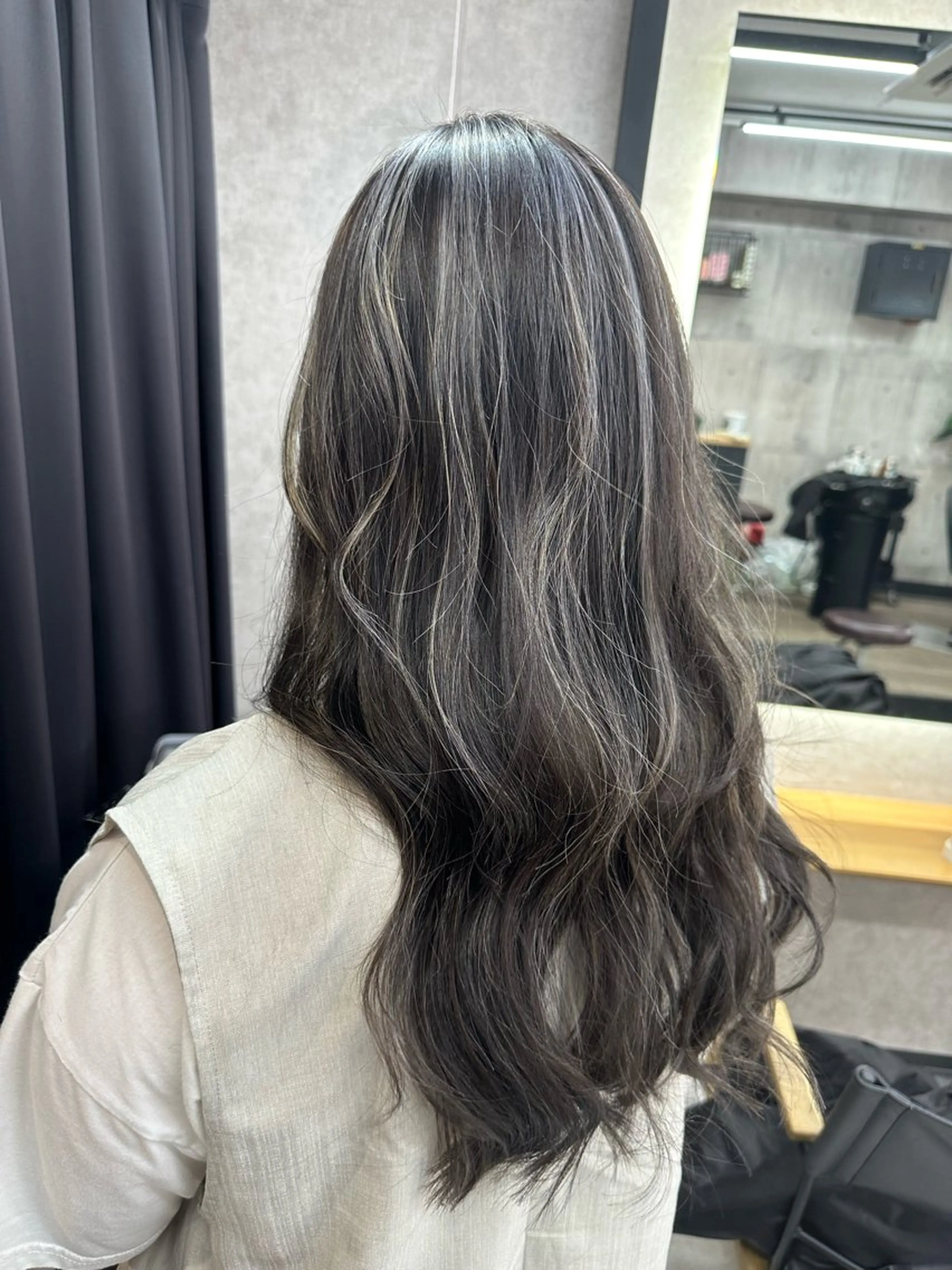 大人気アディクションーカラー+コントラストハイライト+カットの写真