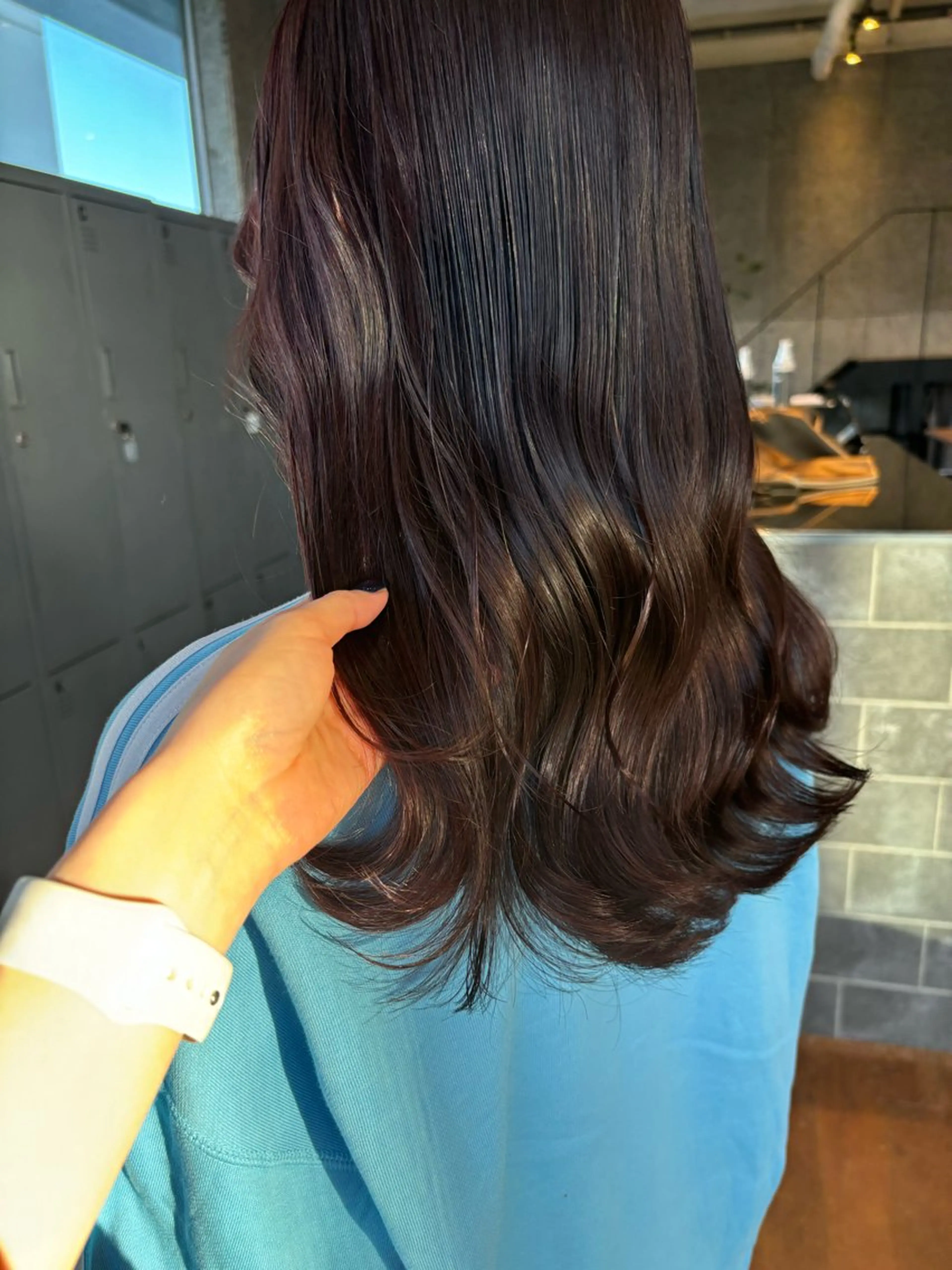 セミロング カラー パーマ ヘアアレンジ ブリーチ ラベンダーカラー ブリーチなしカラー カット ヘアカラー トリートメント ヘッドスパ ヘアセット 押切 響　のヘアスタイル