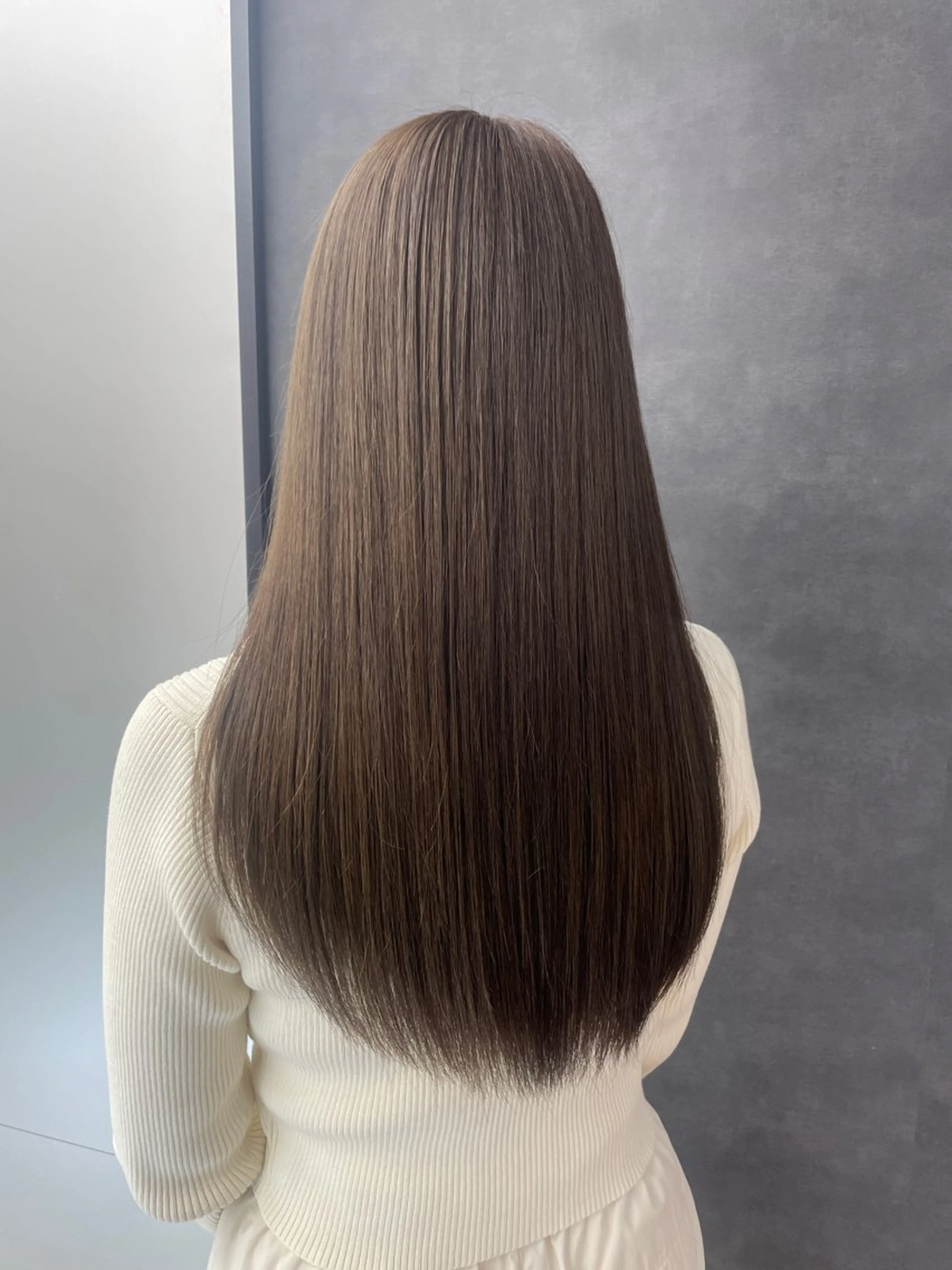 セミロング ヘアカラー トリートメント TOMIKUDA RIOのヘアスタイル