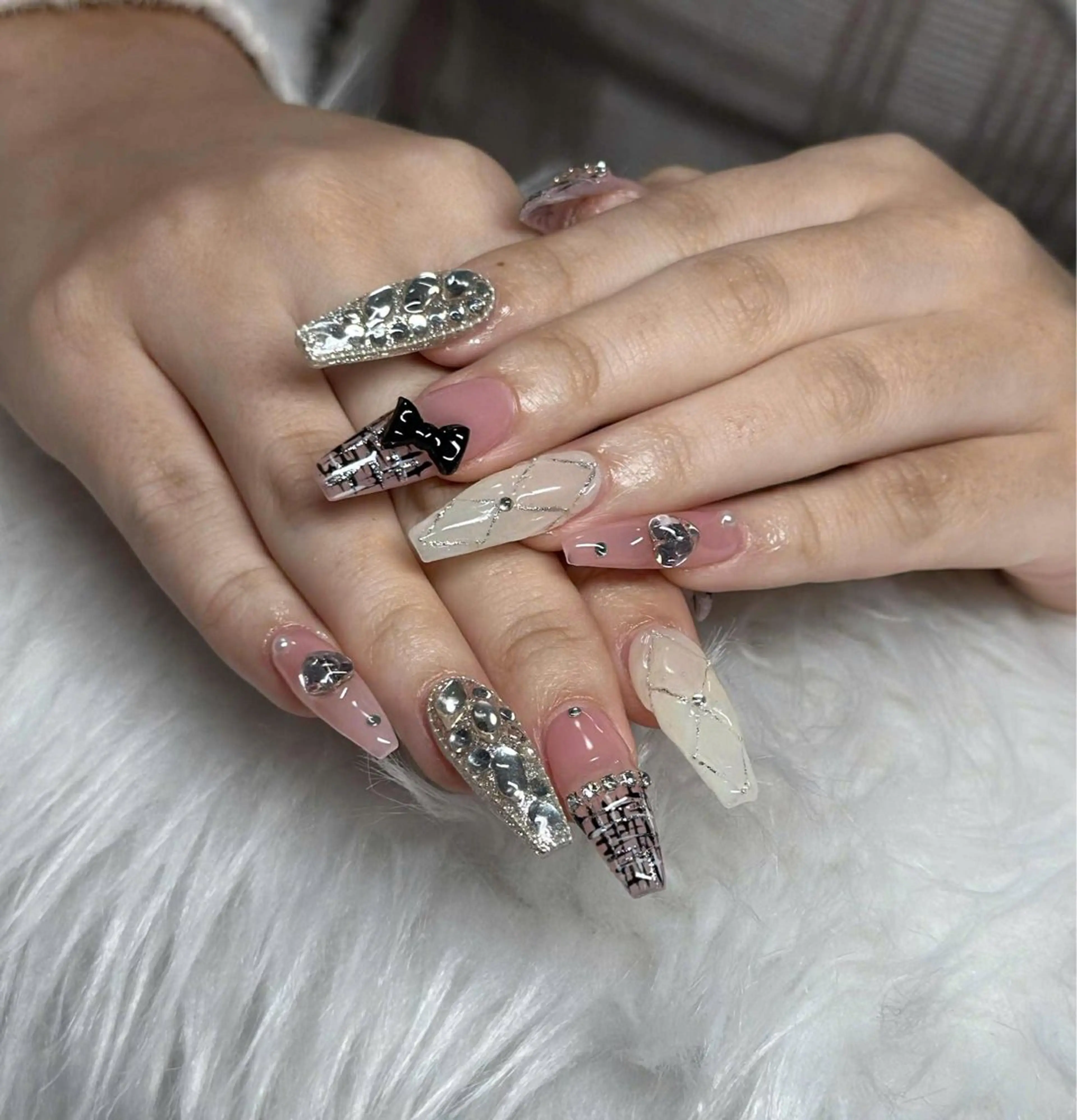 ネイル フレンチネイル ジェルネイル ハロウィン 韓国ネイル マグネットネイル ハンドネイル Hbaby nailのネイルデザイン