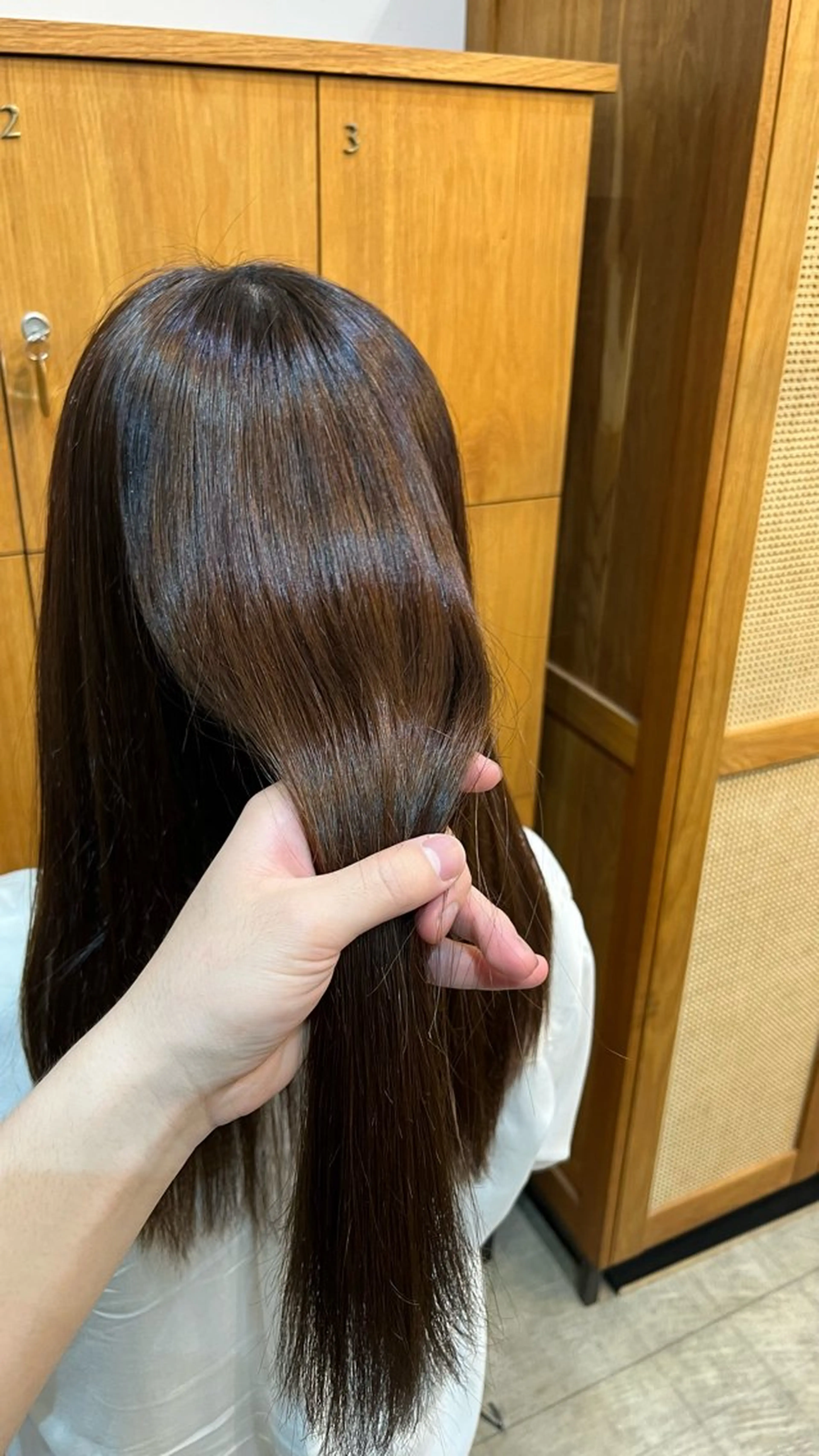 ロング 縮毛矯正 岡野 豪のヘアスタイル