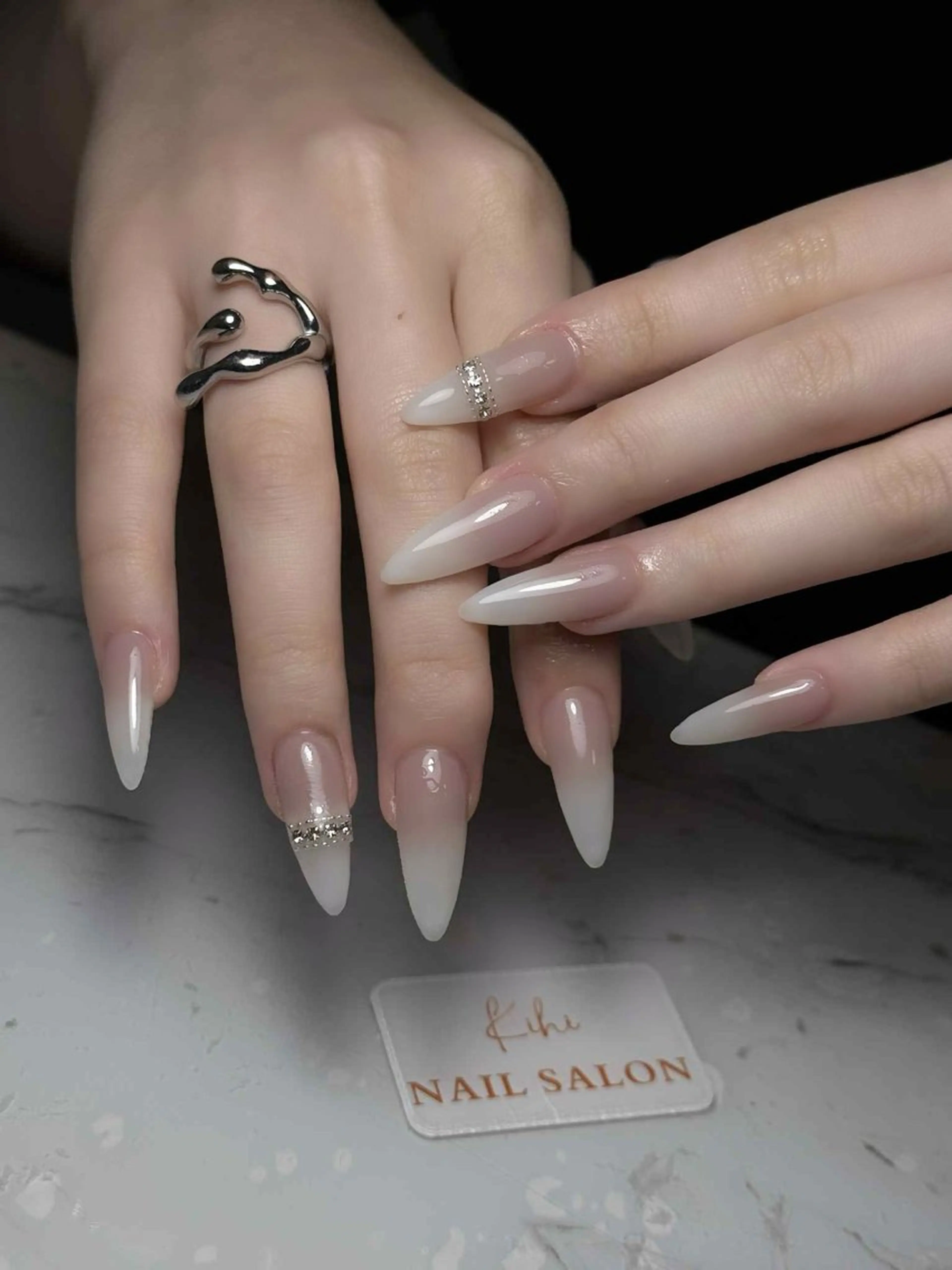 ネイル アートネイル フレンチネイル ジェルネイル グラデーション 韓国ネイル ハンドネイル さくら💮💮 【オフ無料】のネイルデザイン