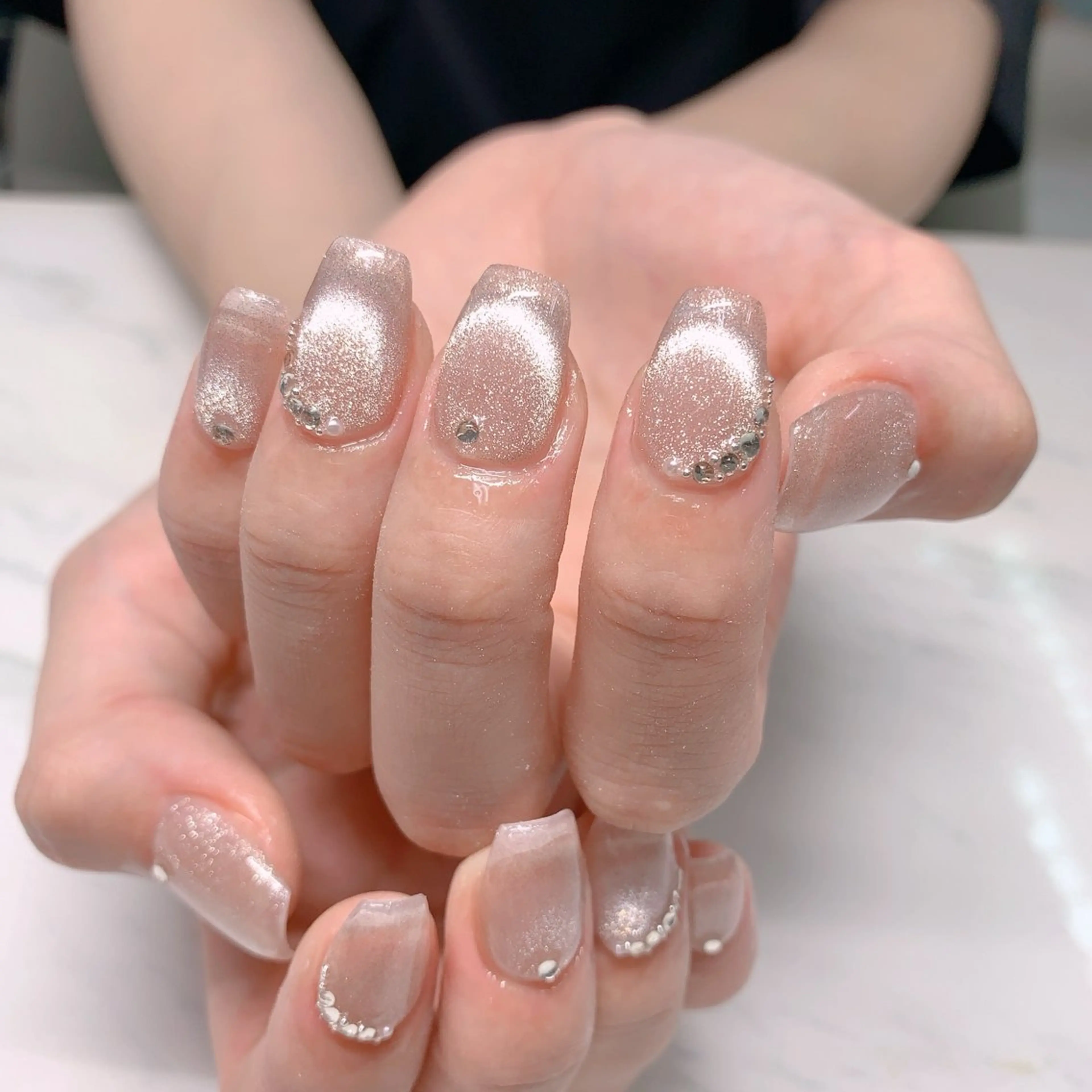 ネイル オーロラネイル 長さ出し フットネイル ジェルネイル キラキラネイル インフィニティ ネイルサロンのネイルデザイン