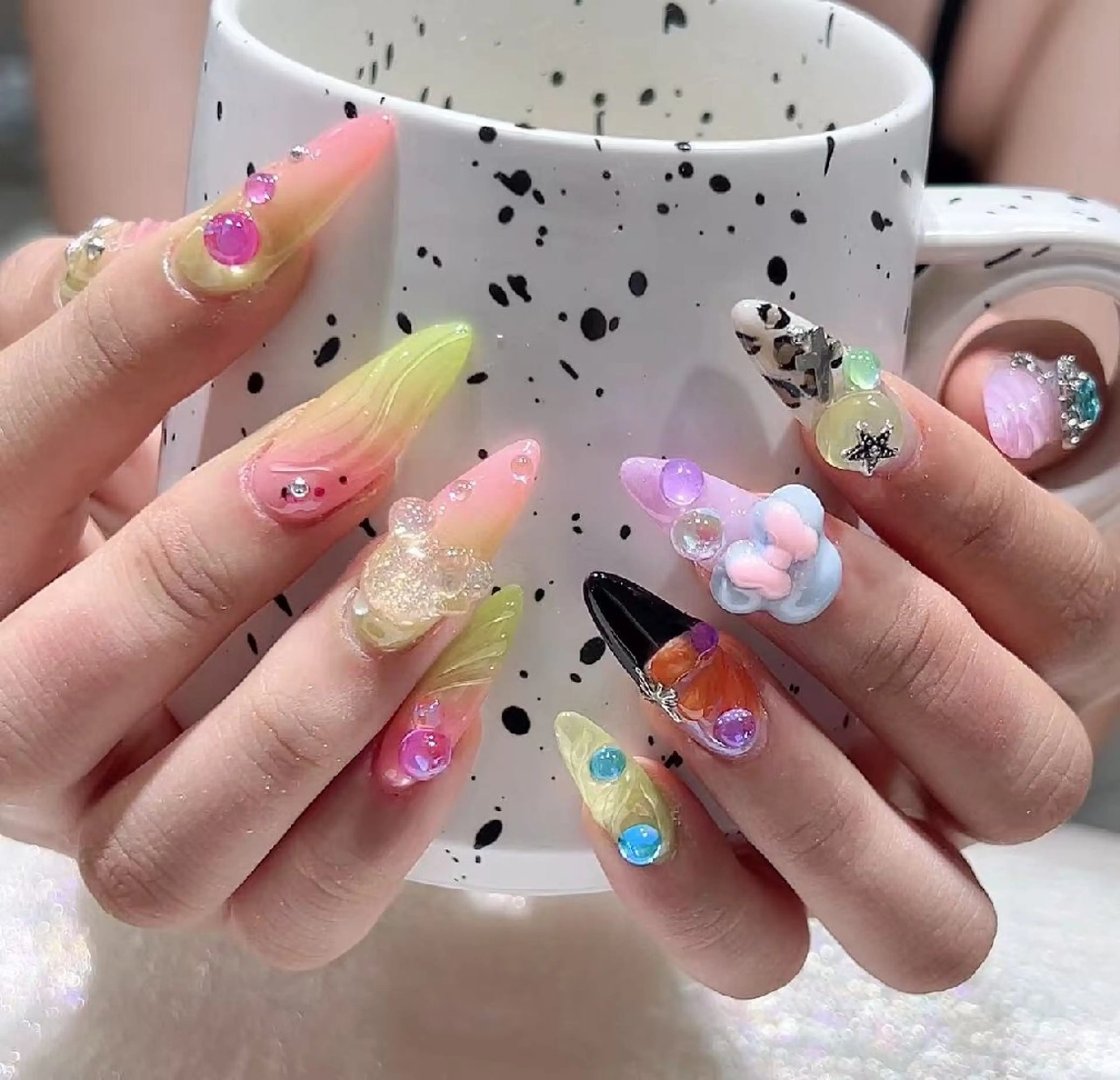 ネイル ハンドネイル Queens みなみのネイルデザイン