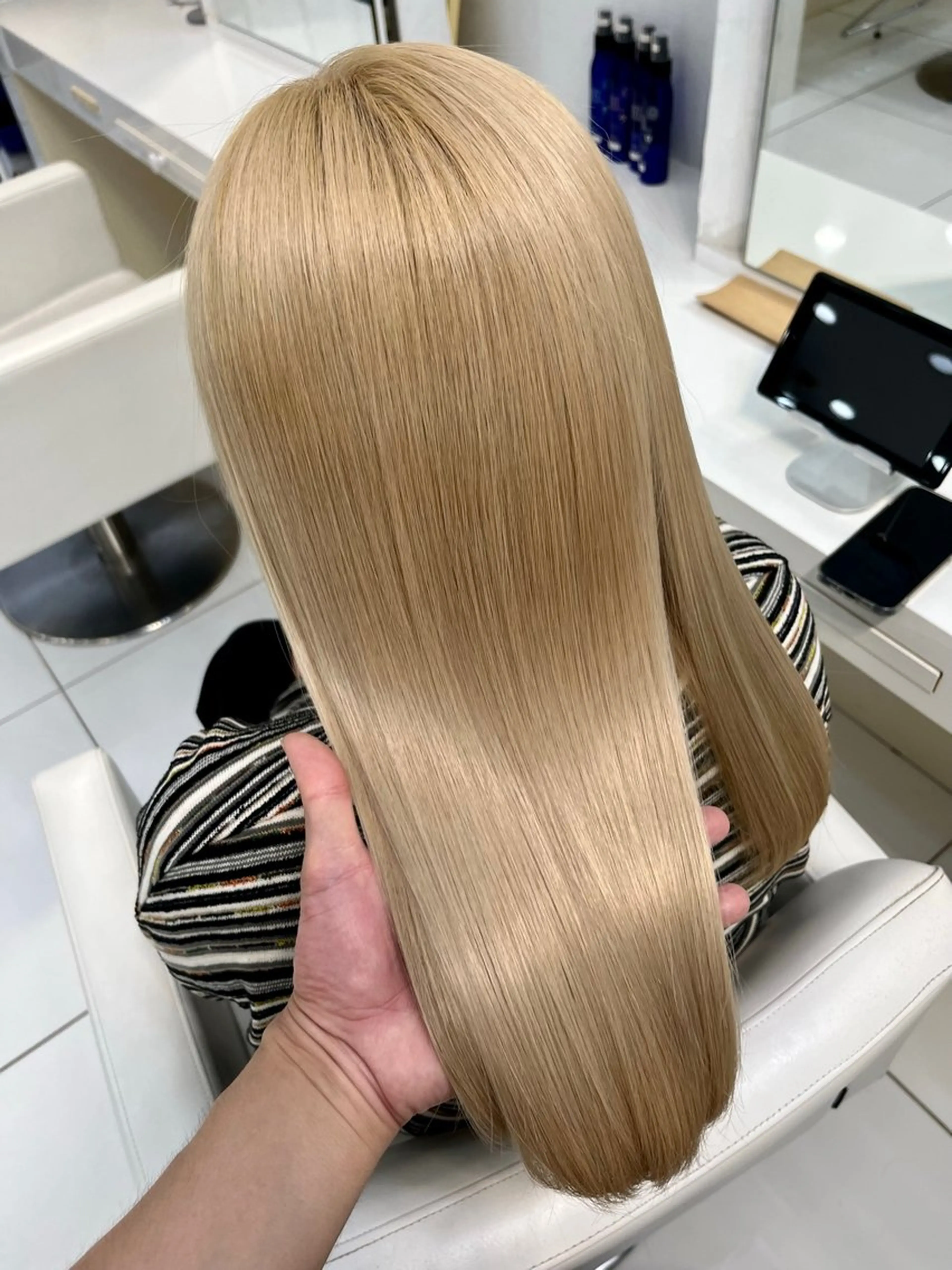 【ダメージ改善レベル3】様々な最新ケア成分を配合したメテオトリートメント　〈オリジナルヘアミスト付〉の写真