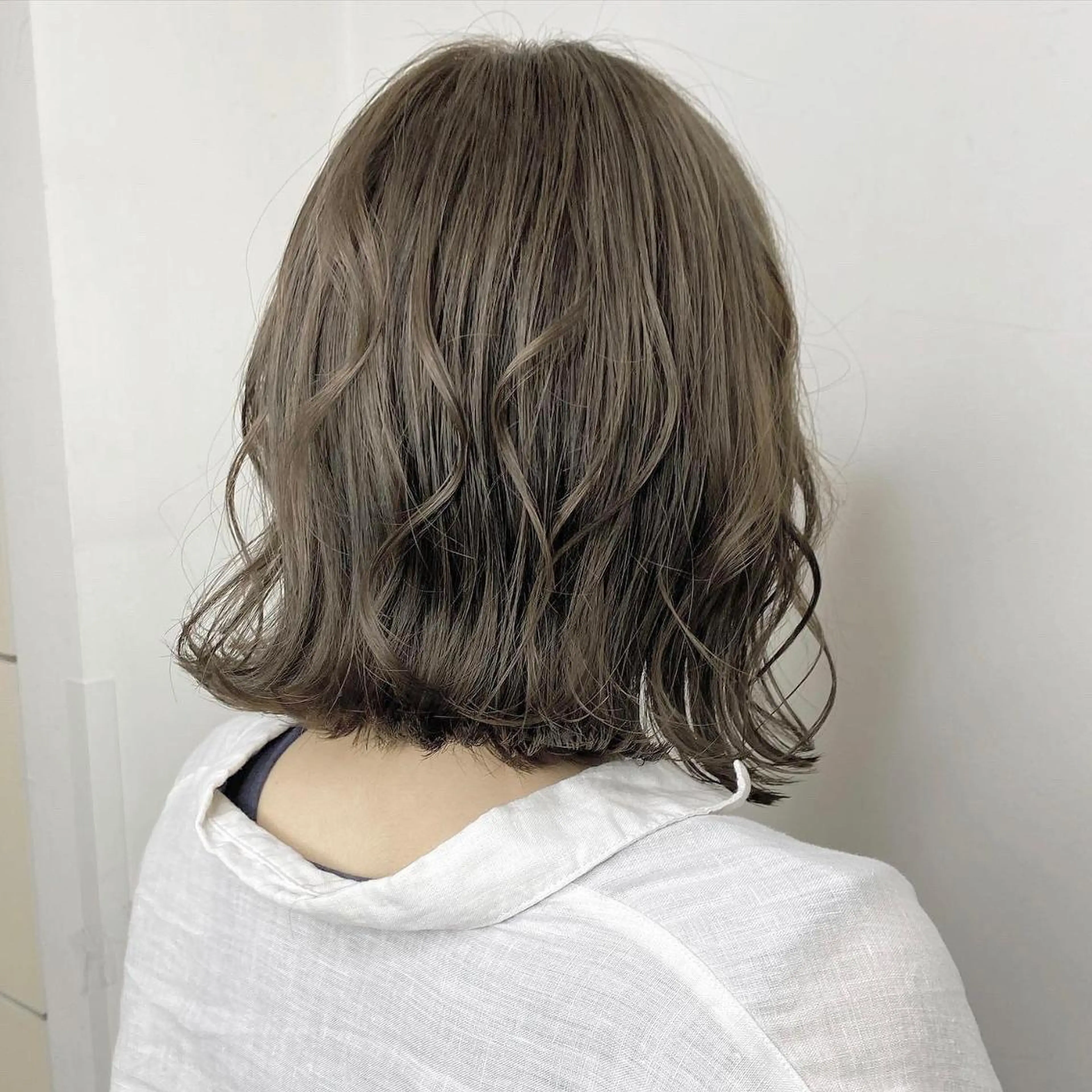 カラー ベージュカラー ブリーチ ブラウンカラー ショコラグレージュ ココアブラウン エリアマネージャー 復活の大澤竜馬のヘアスタイル