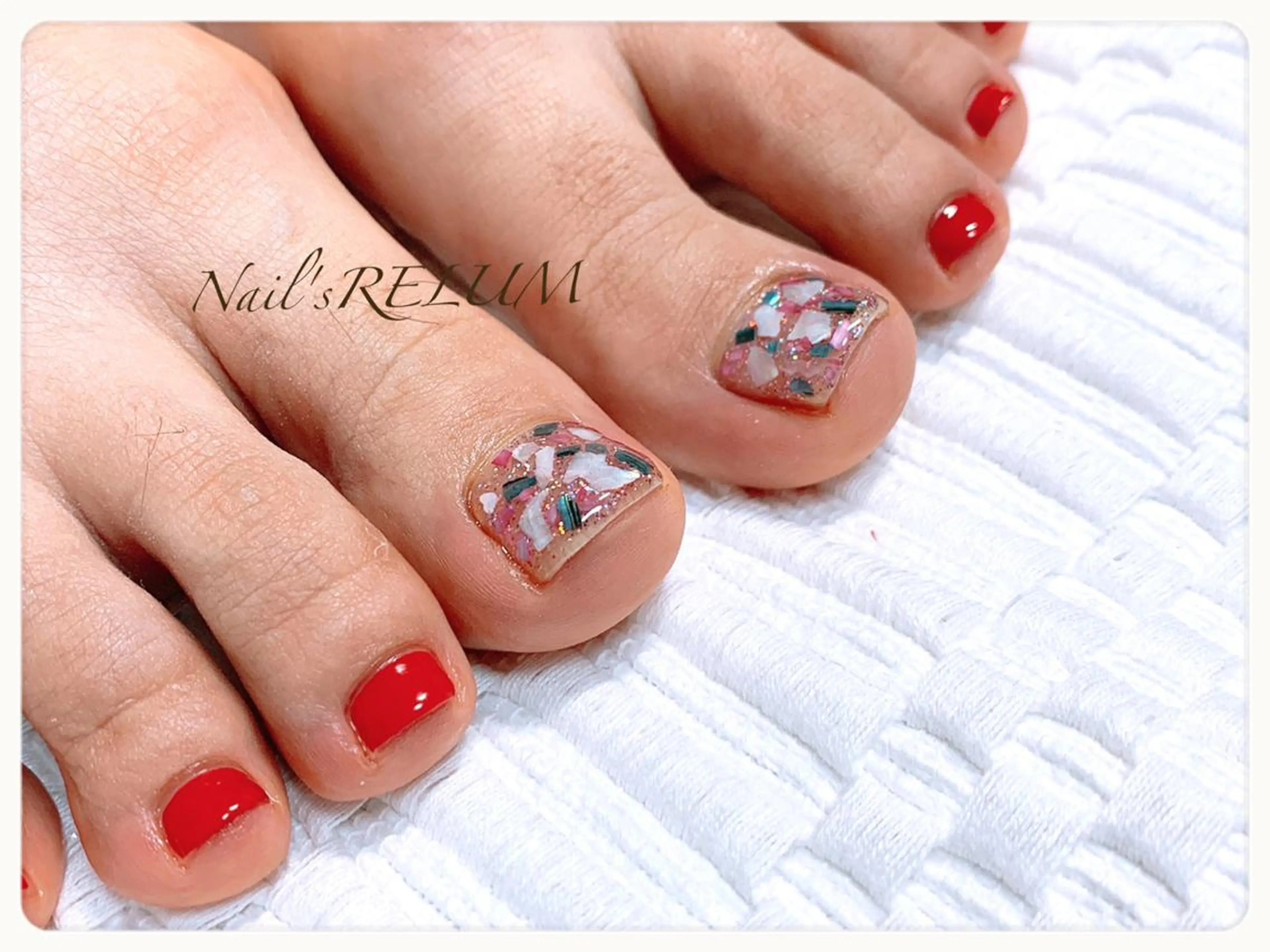 ネイル THECOLORS所属・近貞 莉奈のネイルデザイン