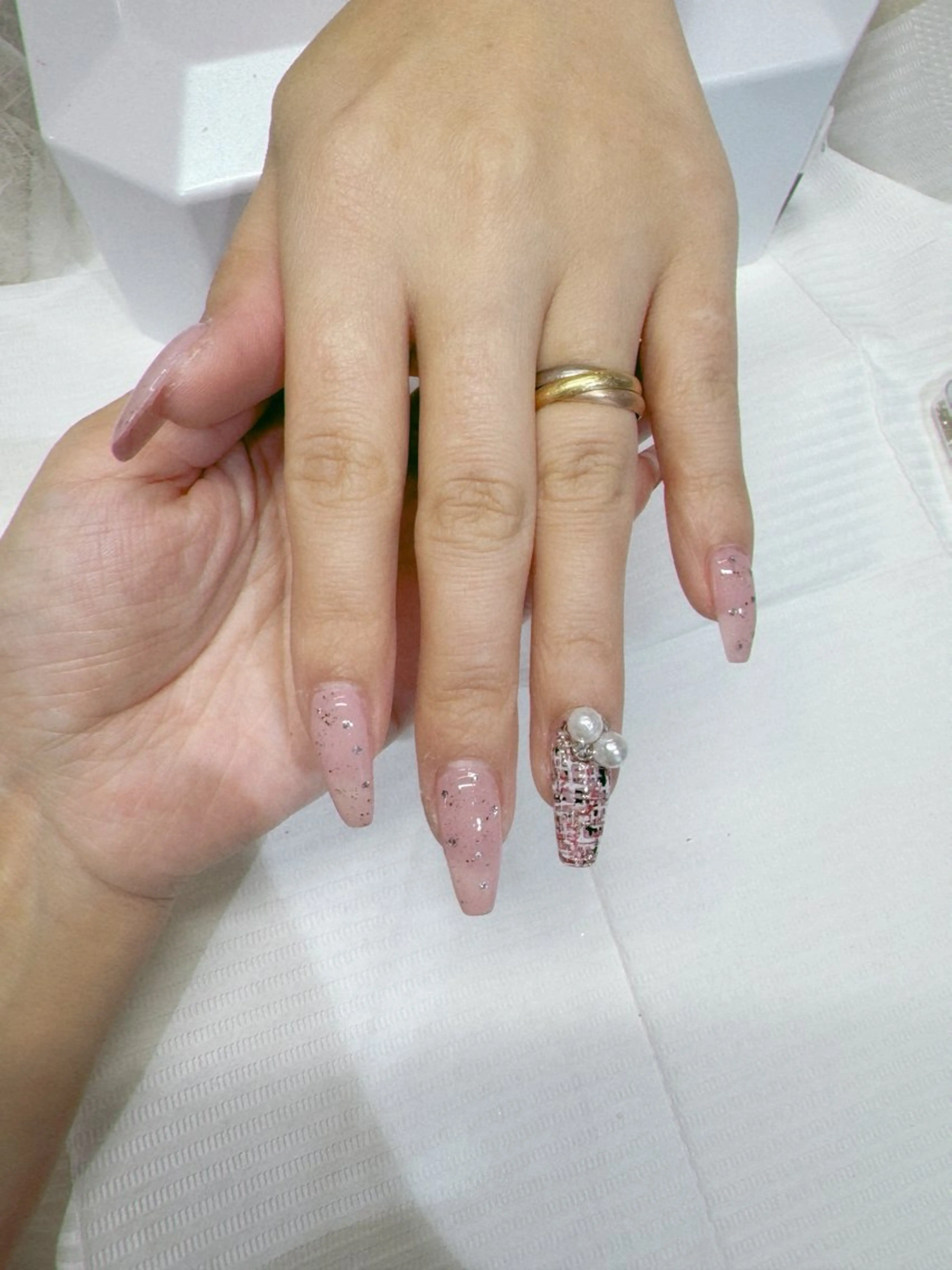 ネイル ツイードネイル m.grey beauty salon所属・吉田 菜摘のネイルデザイン