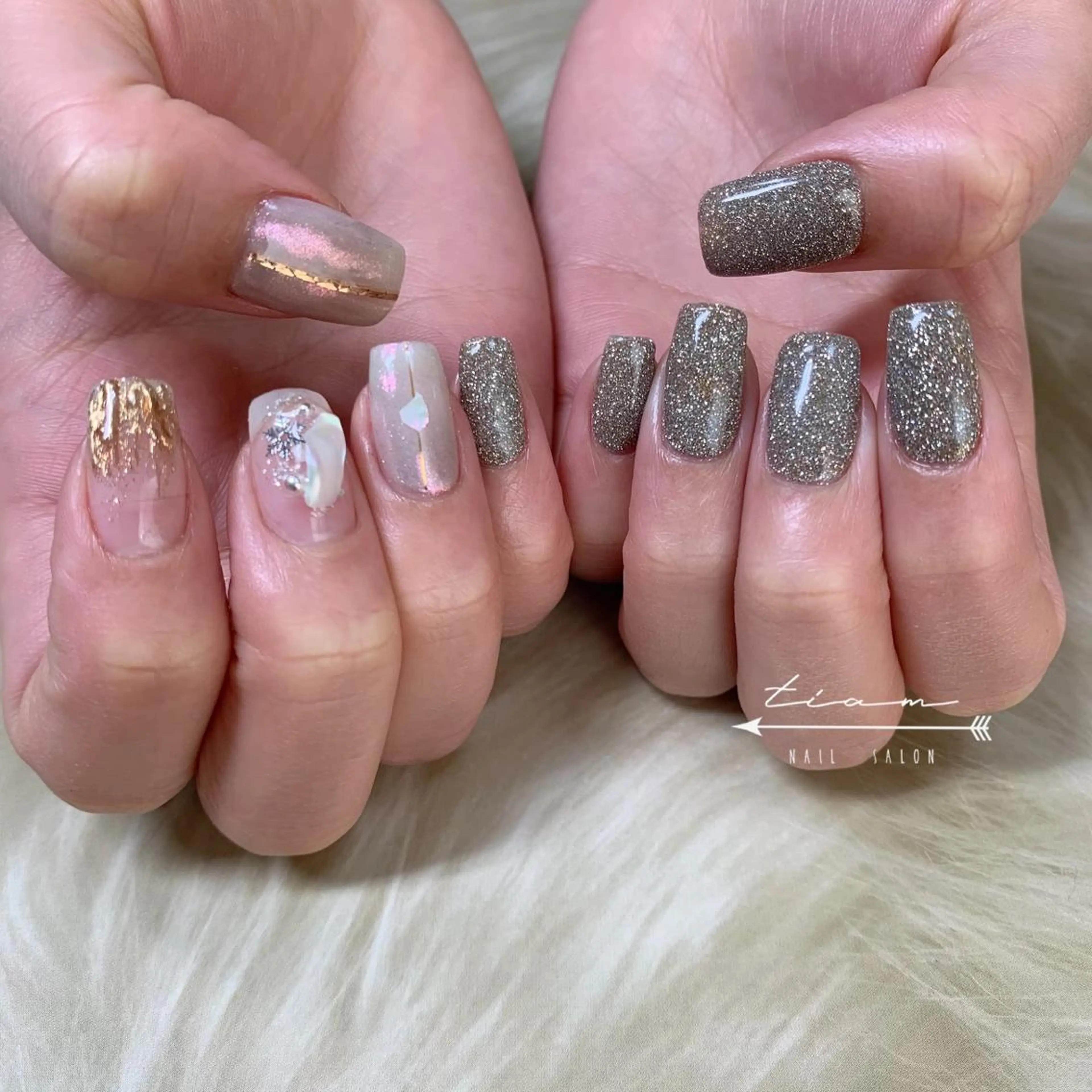 ネイル フラッシュネイル ラメ(グリッター) 冬ネイル 𝑡𝑖𝑎𝑚𓂃 きむらゆきののネイルデザイン