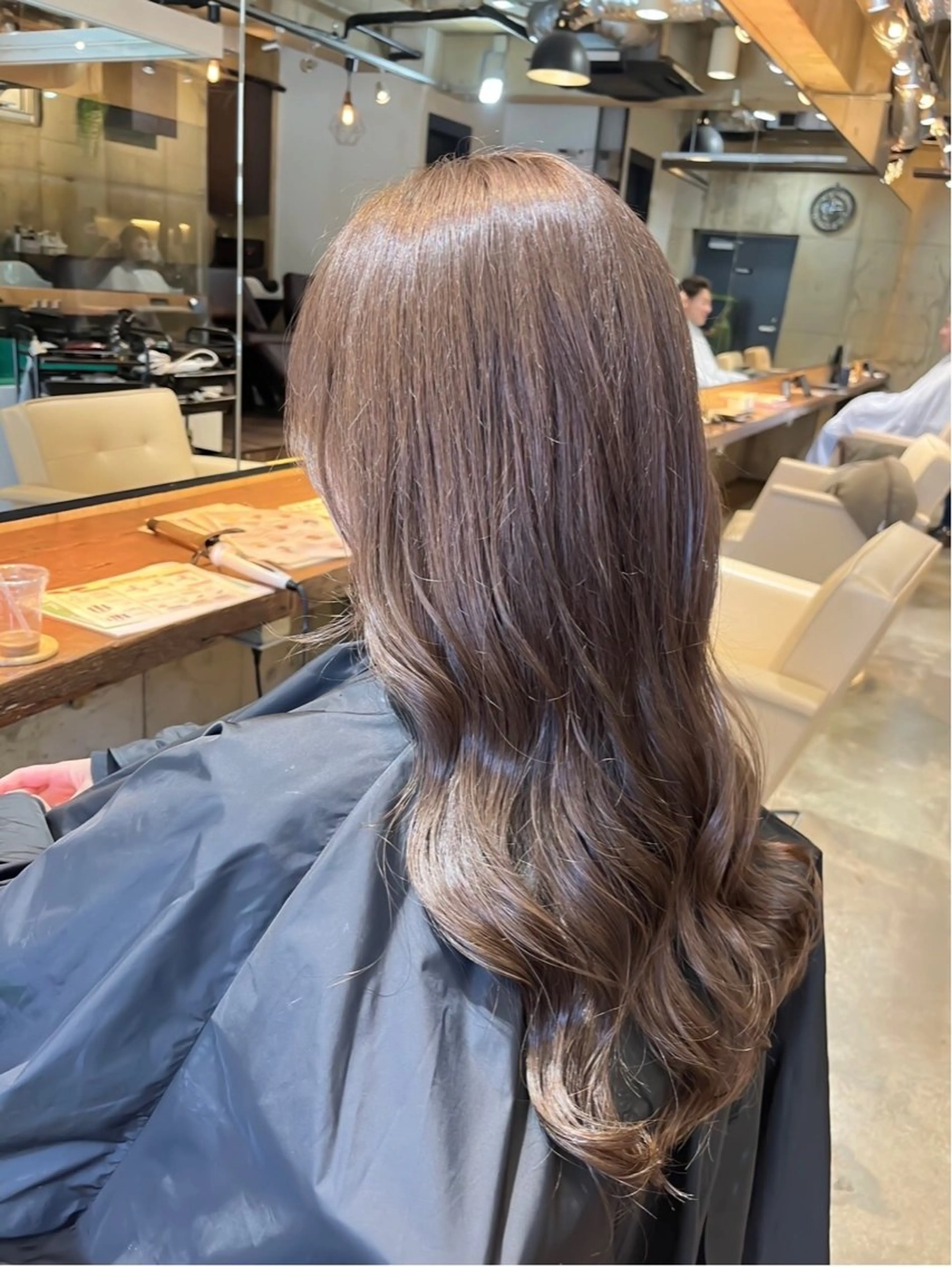 ロング カラー ブラウンカラー ヘアカラー 柔らかい縮毛矯正 +艶感山根のヘアスタイル