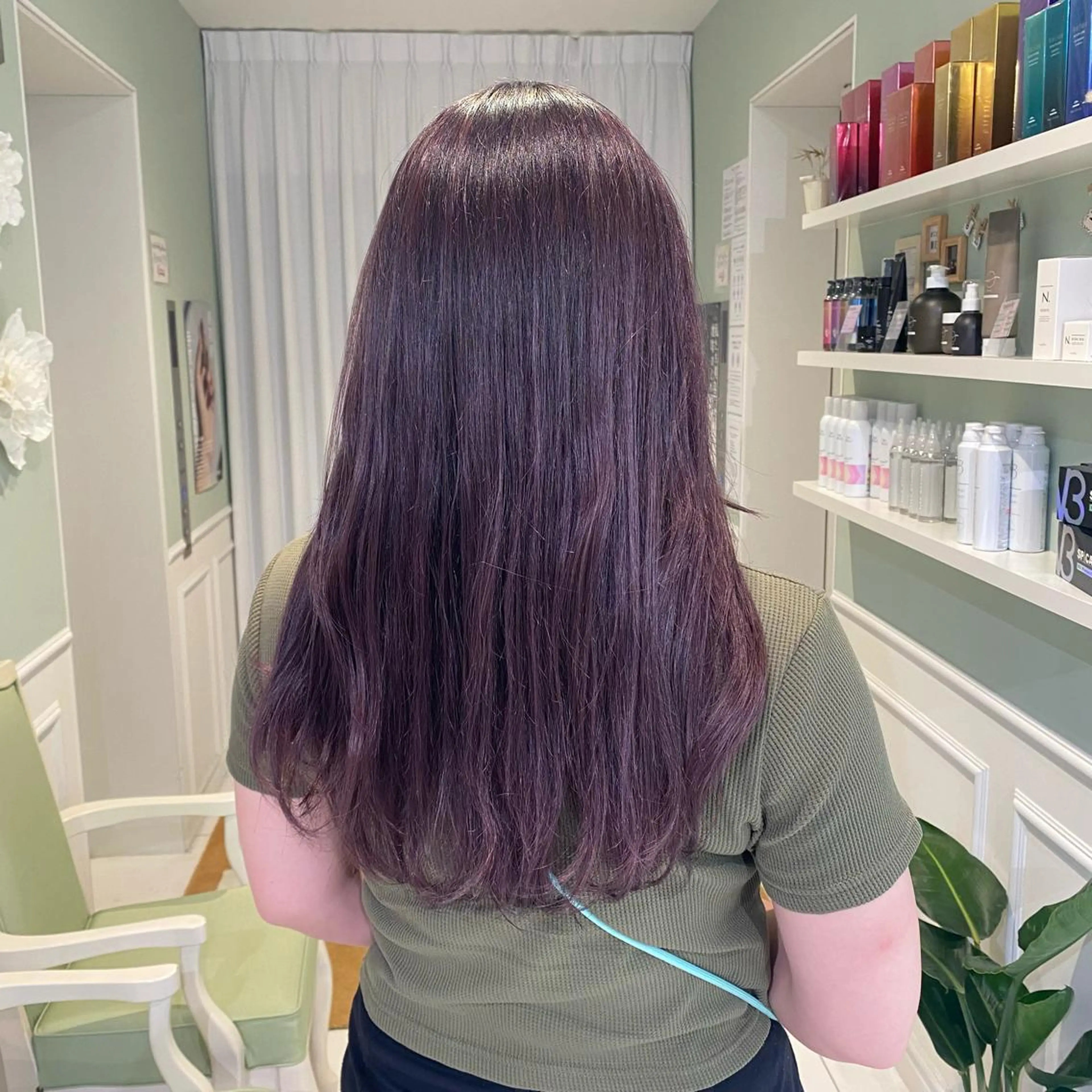 ミディアム 長井 麻帆のヘアスタイル