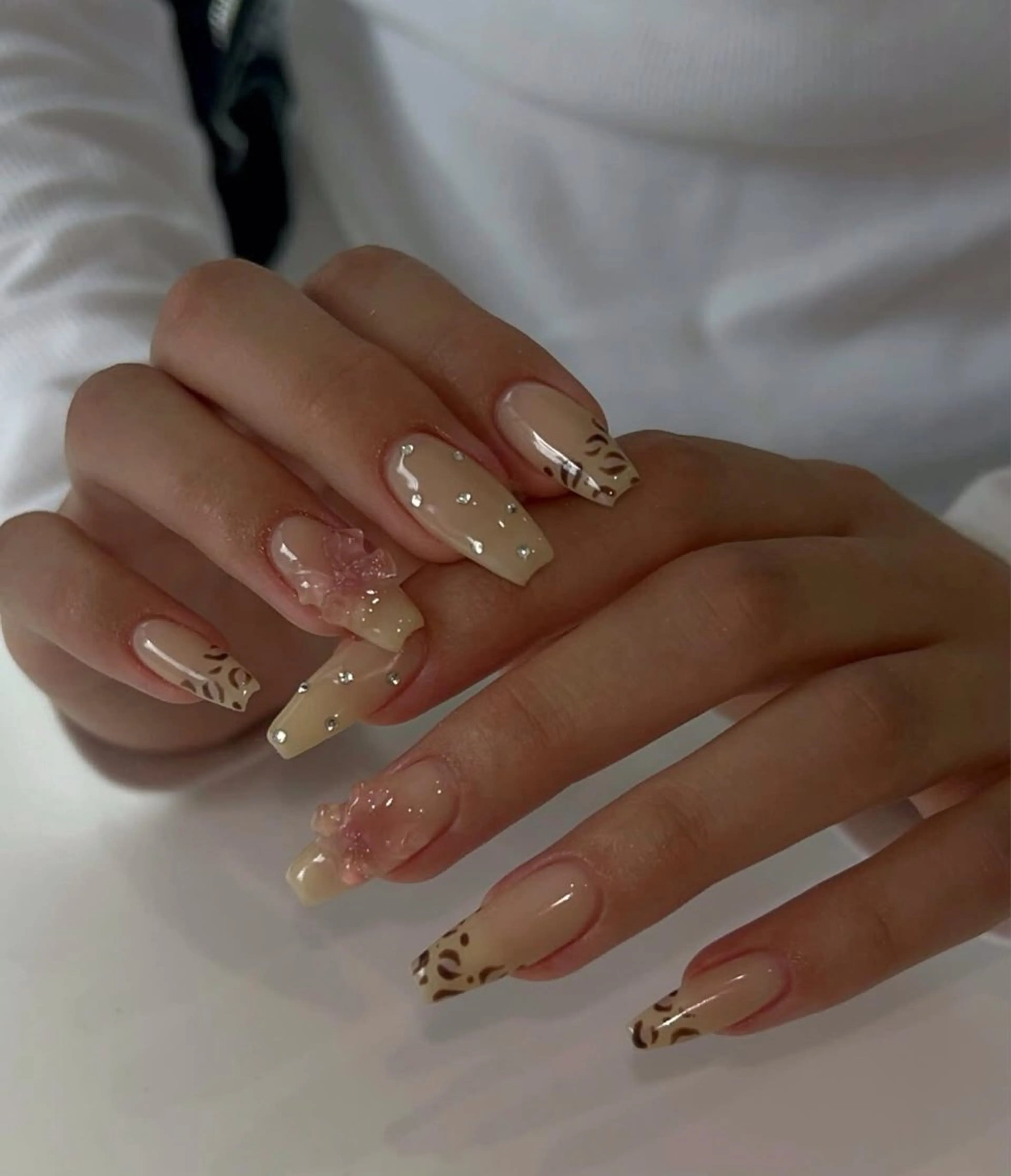 ネイル 長さ出し グラデーション キラキラネイル 韓国ネイル ラメ(グリッター) ハンドネイル ハンドケア Chisa Nail Studio所属・チ サのネイルデザイン