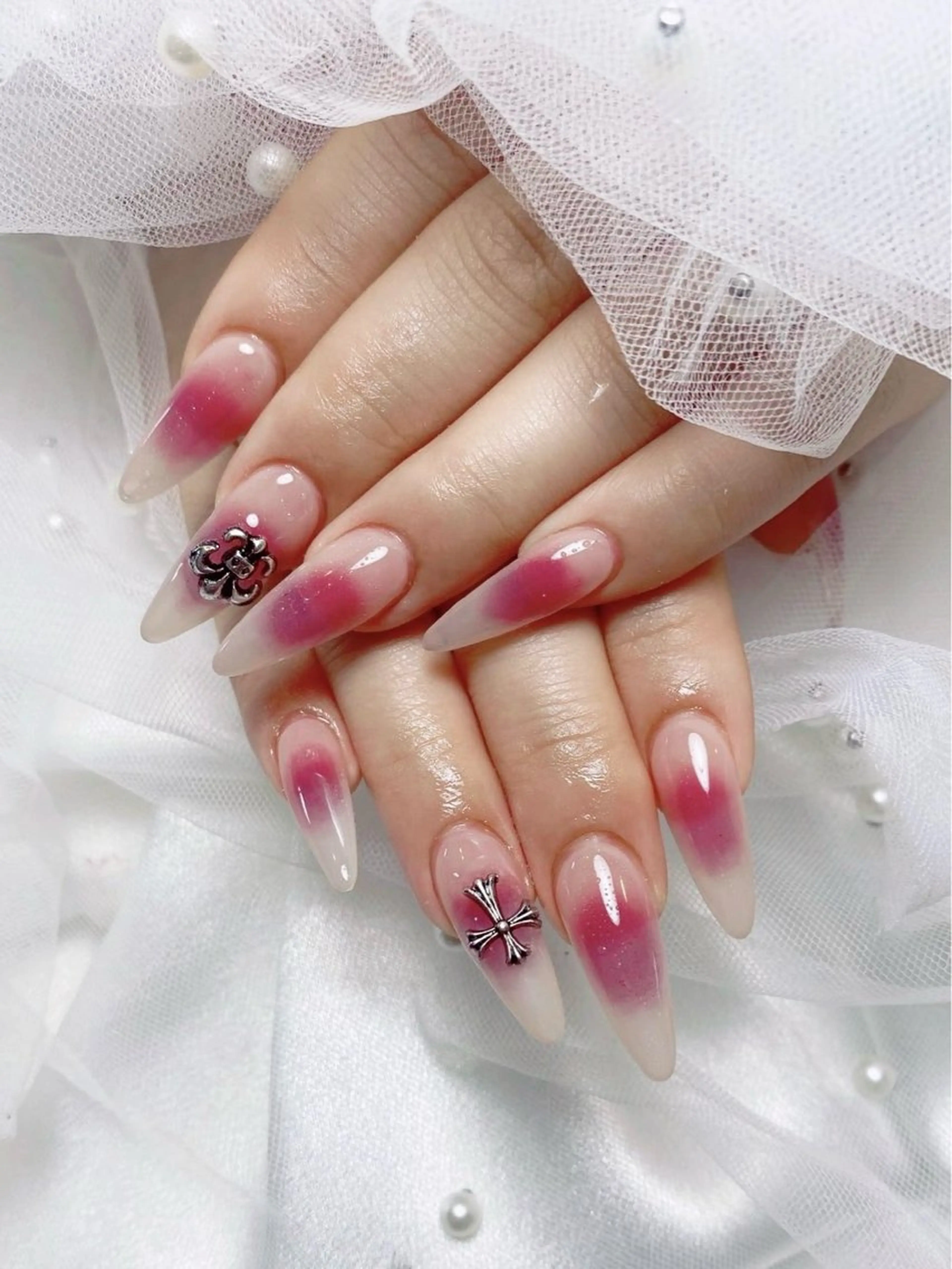 ネイル フレンチネイル ジェルネイル ハート 韓国ネイル マグネットネイル ハンドネイル ネイルサロン lotusのネイルデザイン