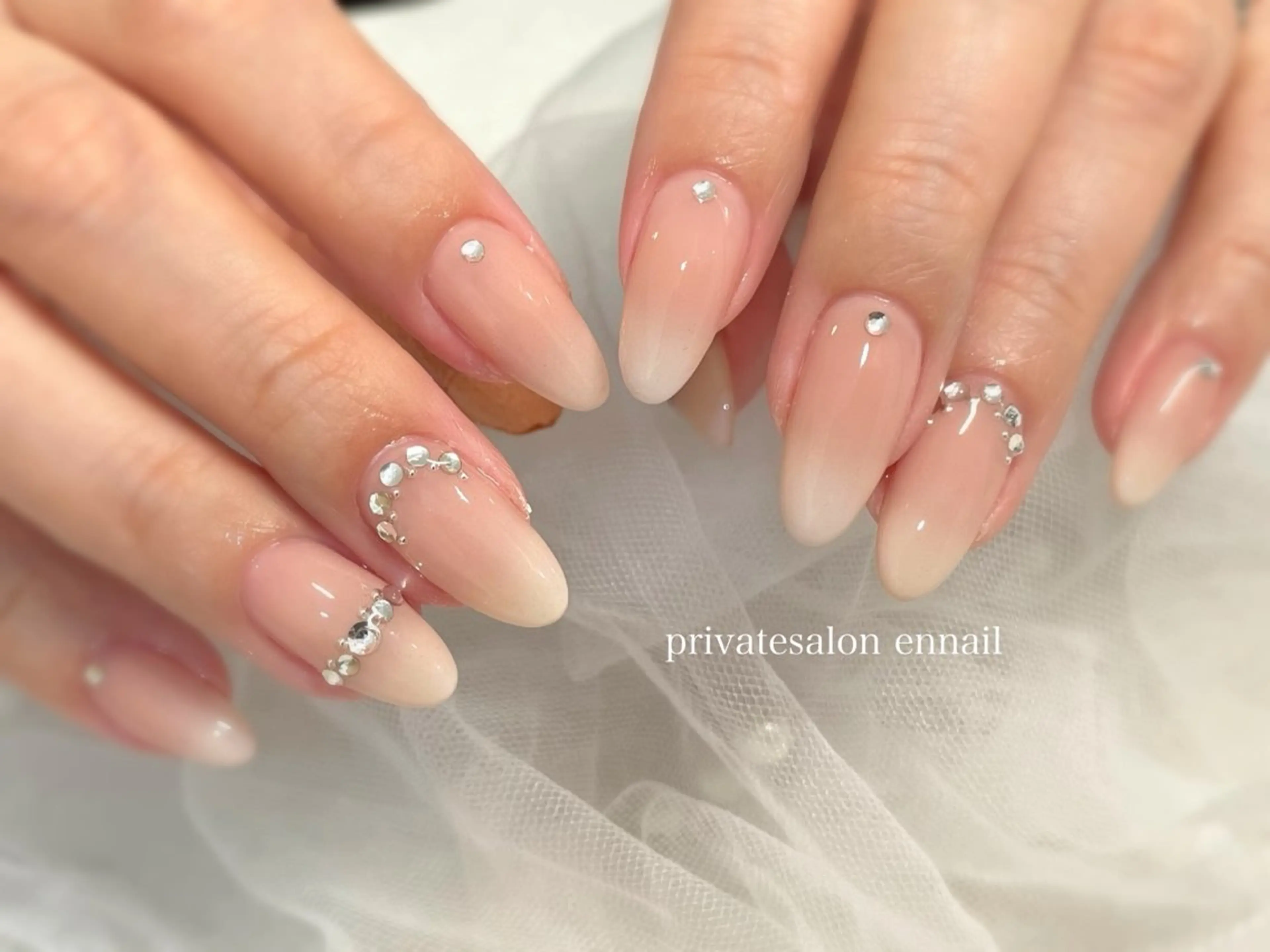 ネイル フラッシュネイル ジェルネイル キラキラネイル 韓国ネイル ロングネイル ハンドネイル en nail  心斎橋のネイルデザイン