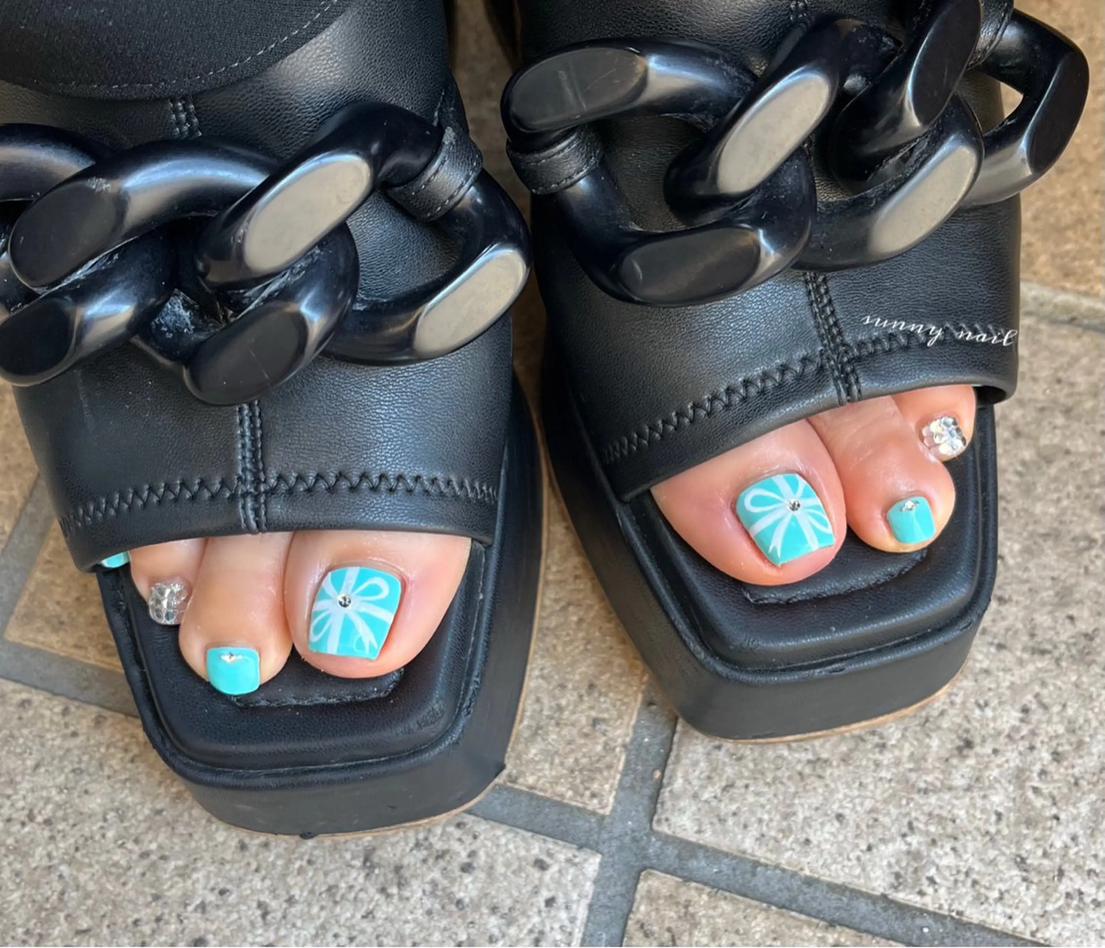 ネイル フットネイル リボン sunny nailのネイルデザイン