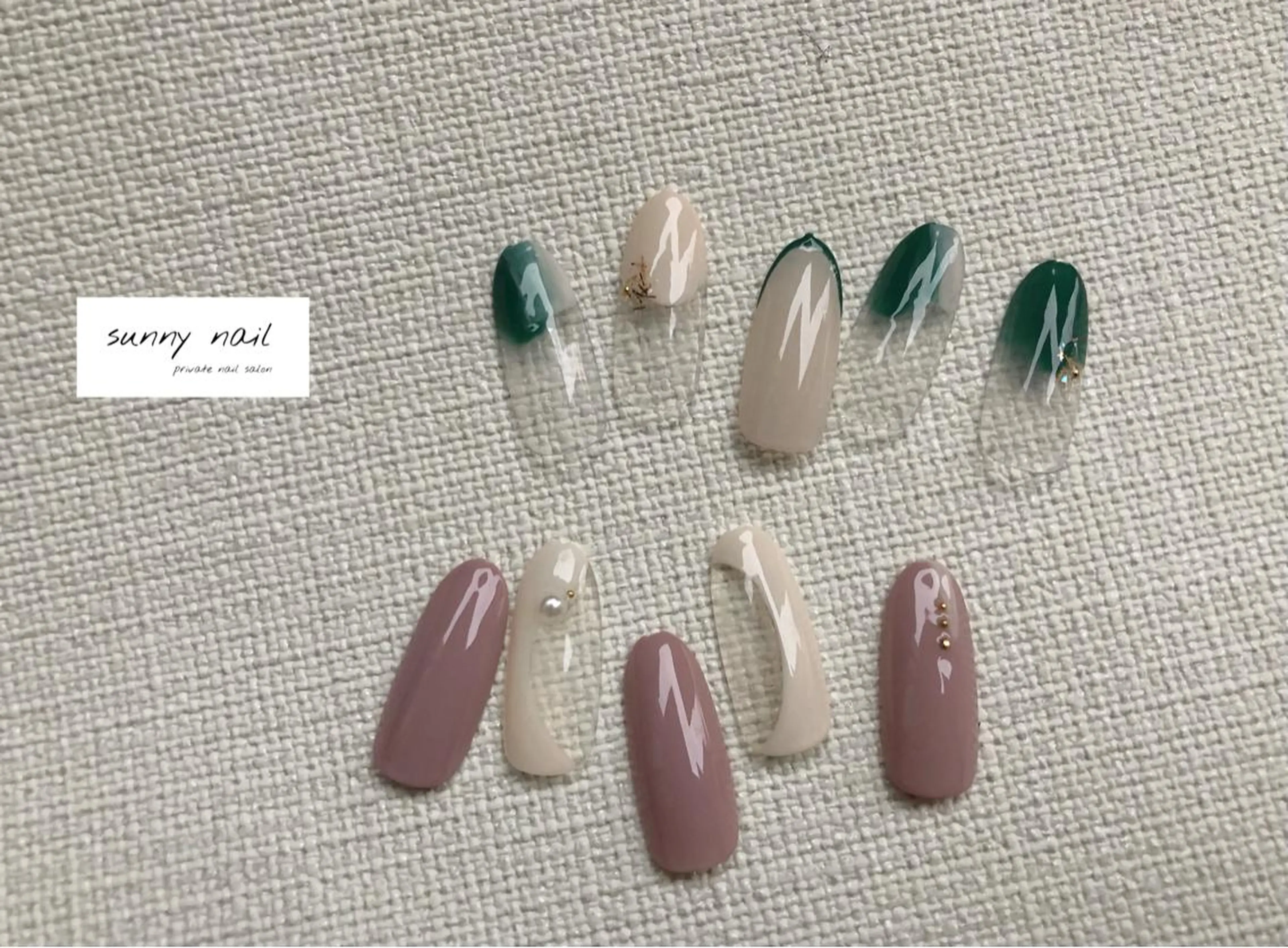 ネイル アートネイル ジェルネイル グリーン ニュアンスネイル パラジェル sunny nailのネイルデザイン