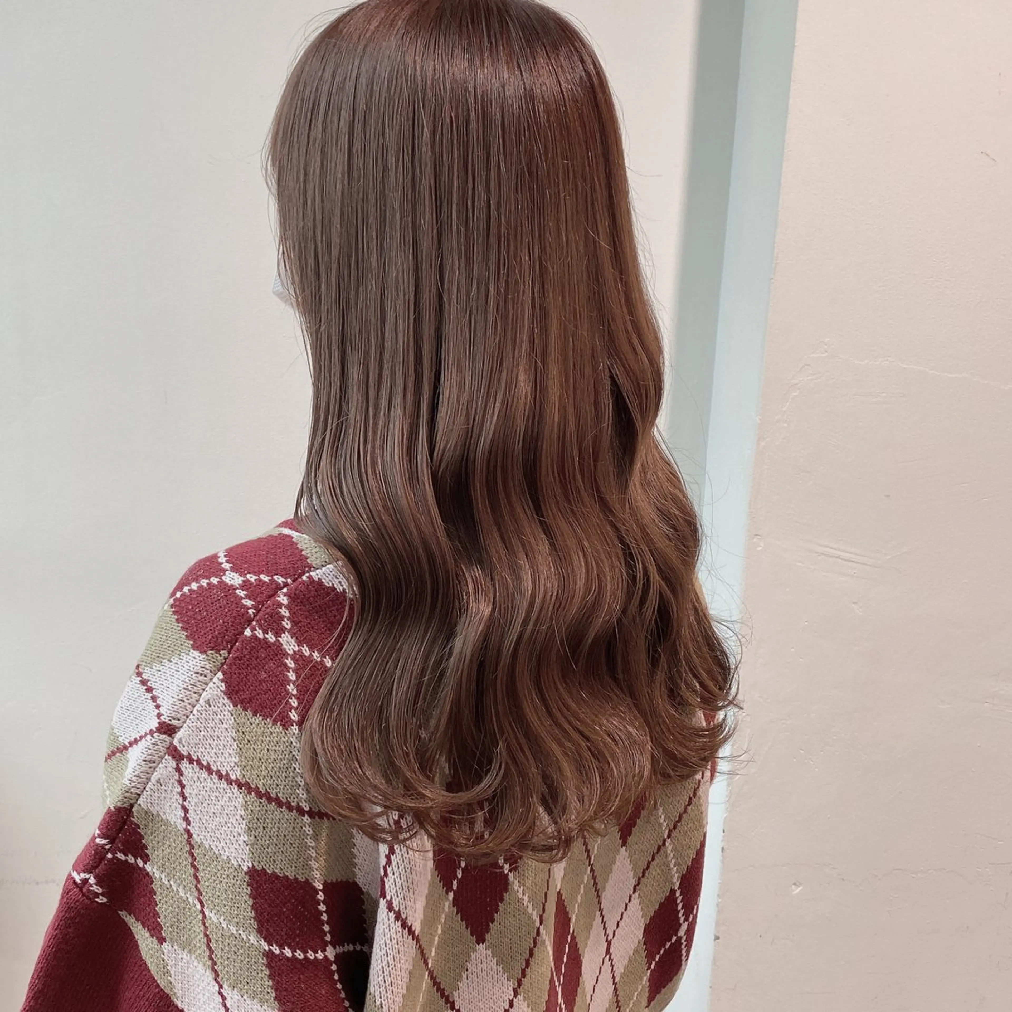 ロング カラー ヘアカラー トリートメント ヘッドスパ ヘアセット 韓国レイヤー🕊️ 柔らかベージュ🧸のヘアスタイル