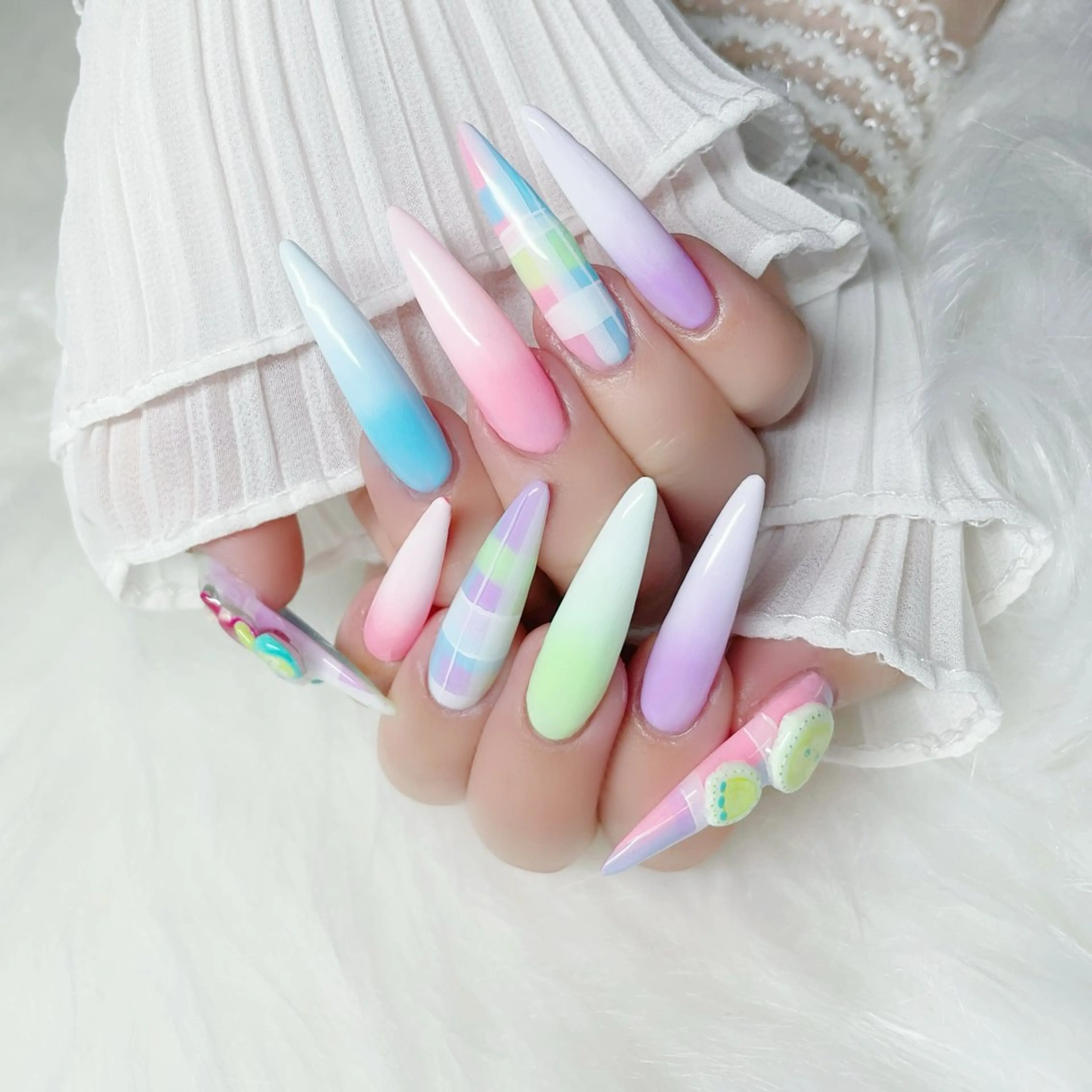 ネイル Viola. TOMOMIのネイルデザイン