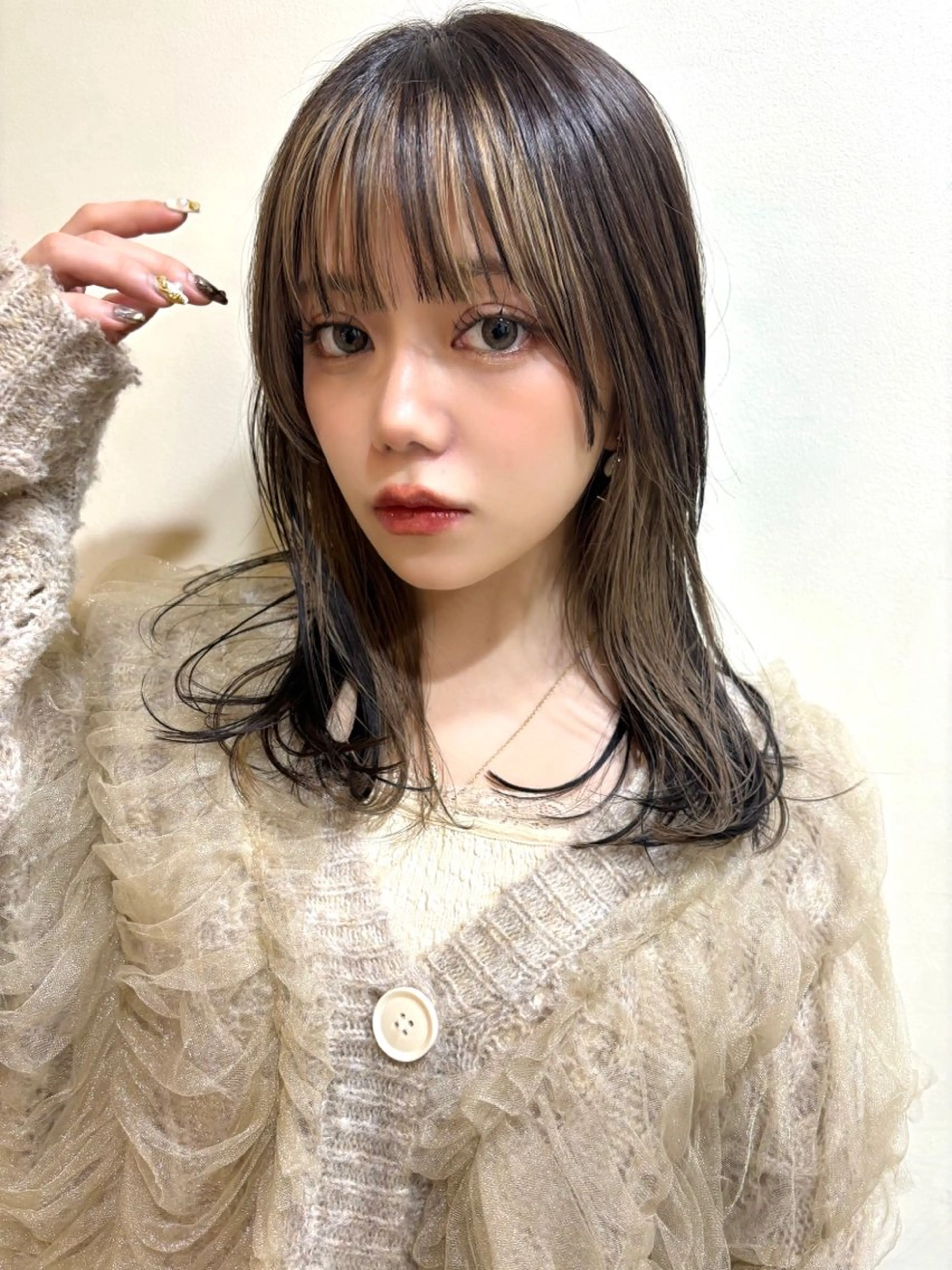 ミディアム カラー インナーカラー カット ヘアカラー トリートメント レイヤー／似合わせ TAKUYAのヘアスタイル