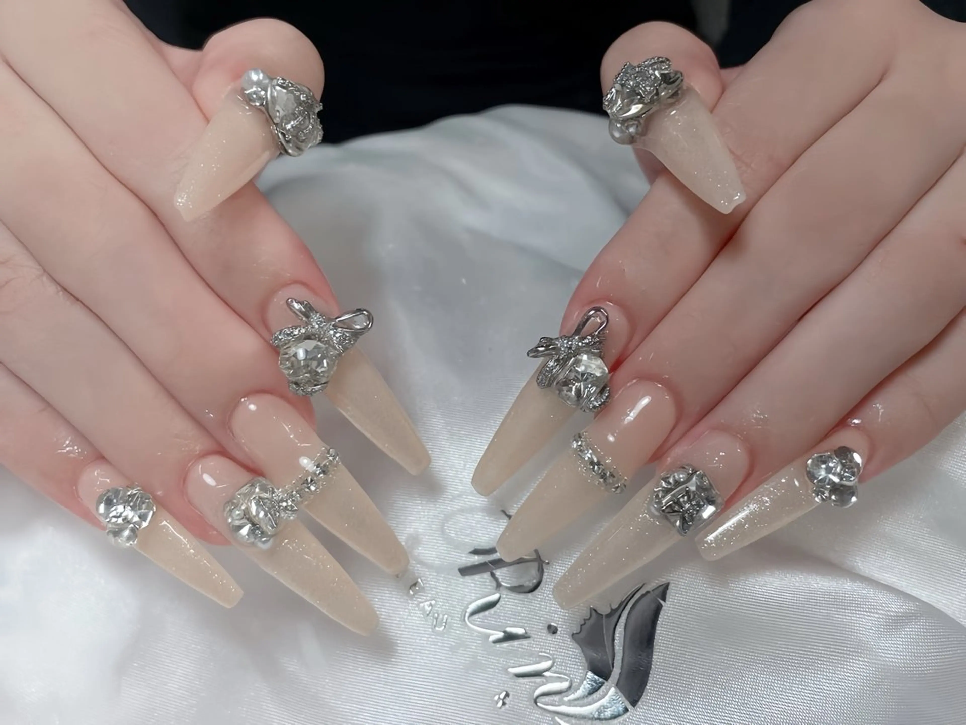 ネイル アートネイル 成人式 ロングネイル ニュアンスネイル スカルプネイル ハンドネイル Rin Nail 新大久保店のネイルデザイン