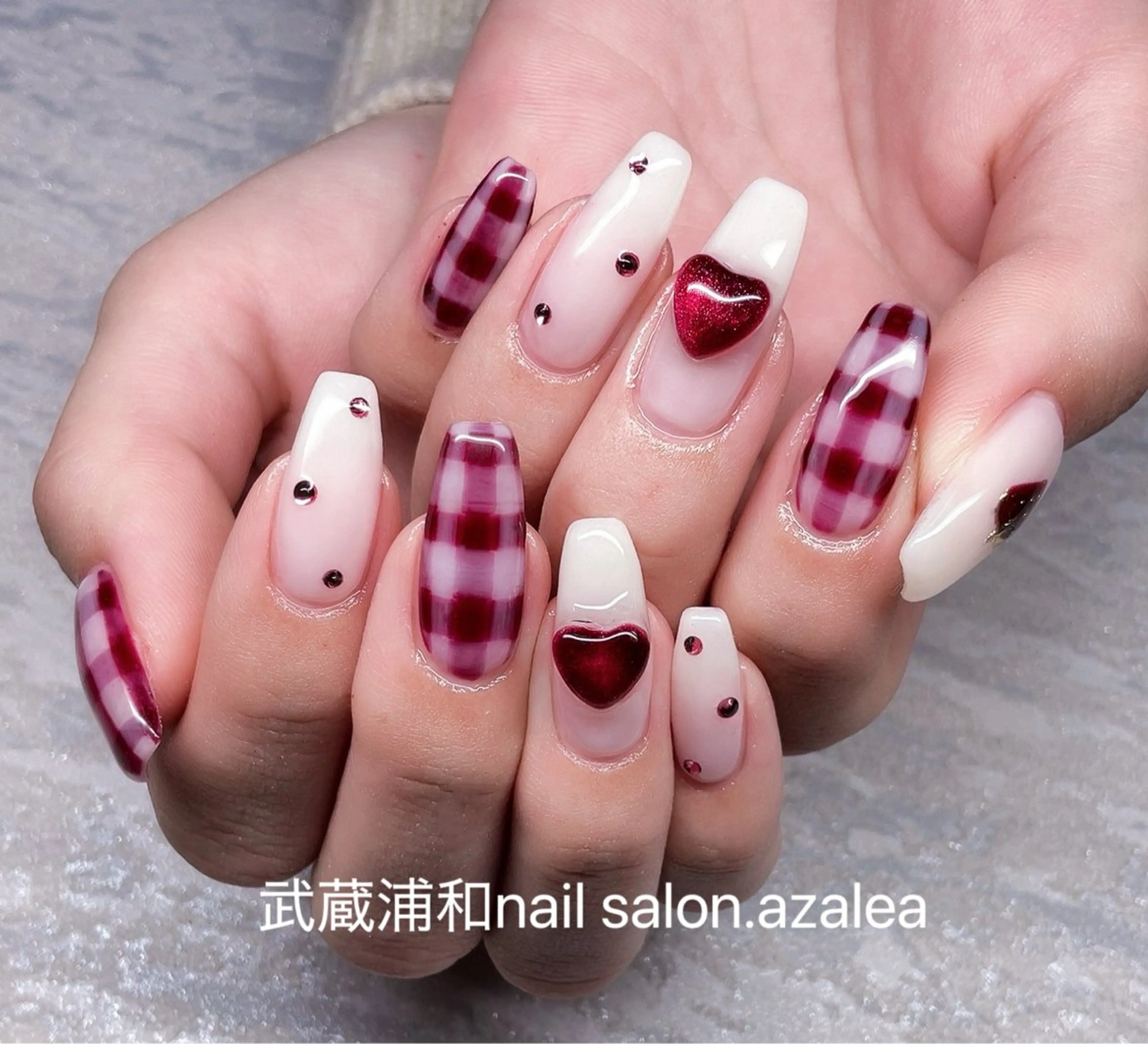 ネイル ハンドネイル R inのネイルデザイン