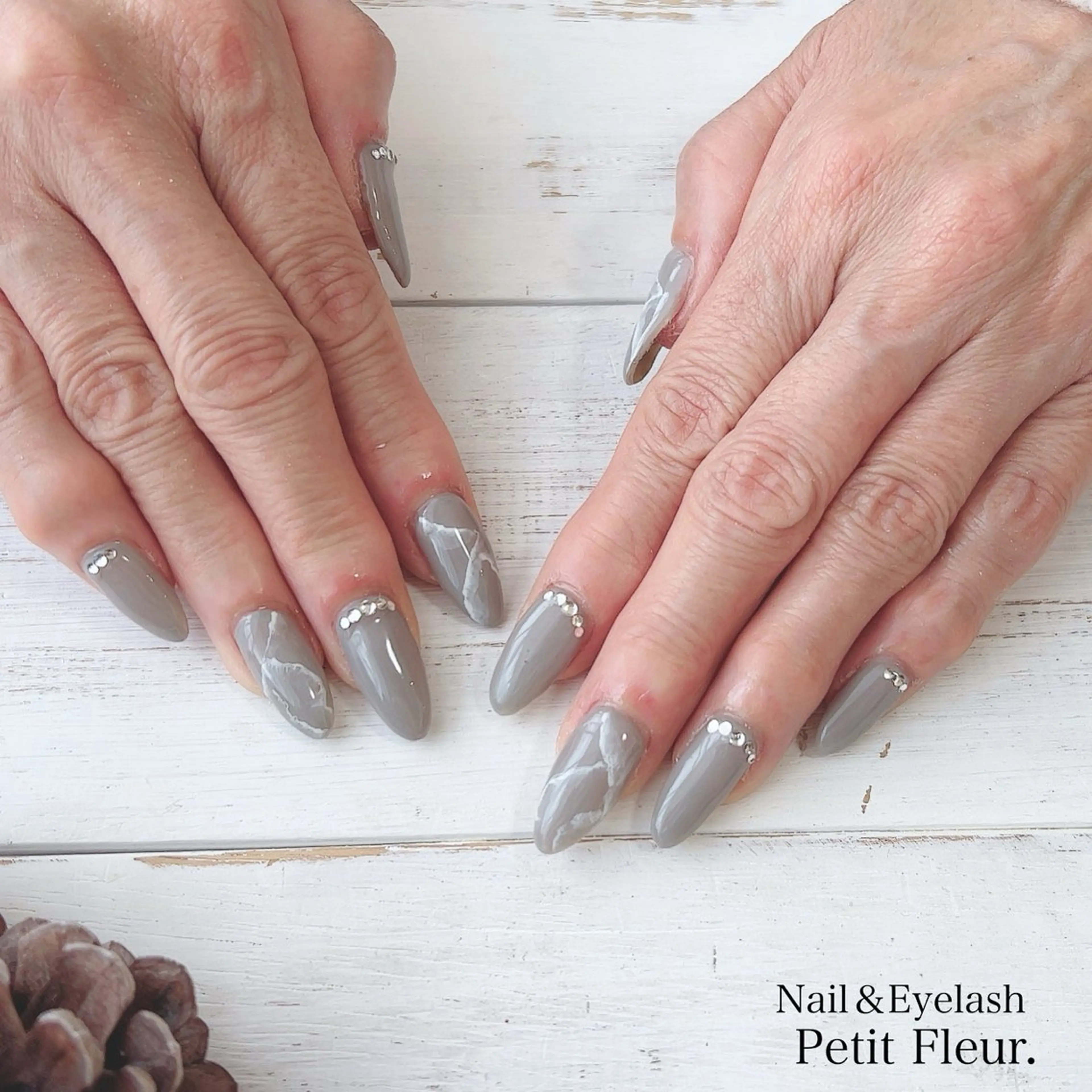 ネイル Petit Fleur所属・青柳 亜梨奈のマツエク・マツパデザイン