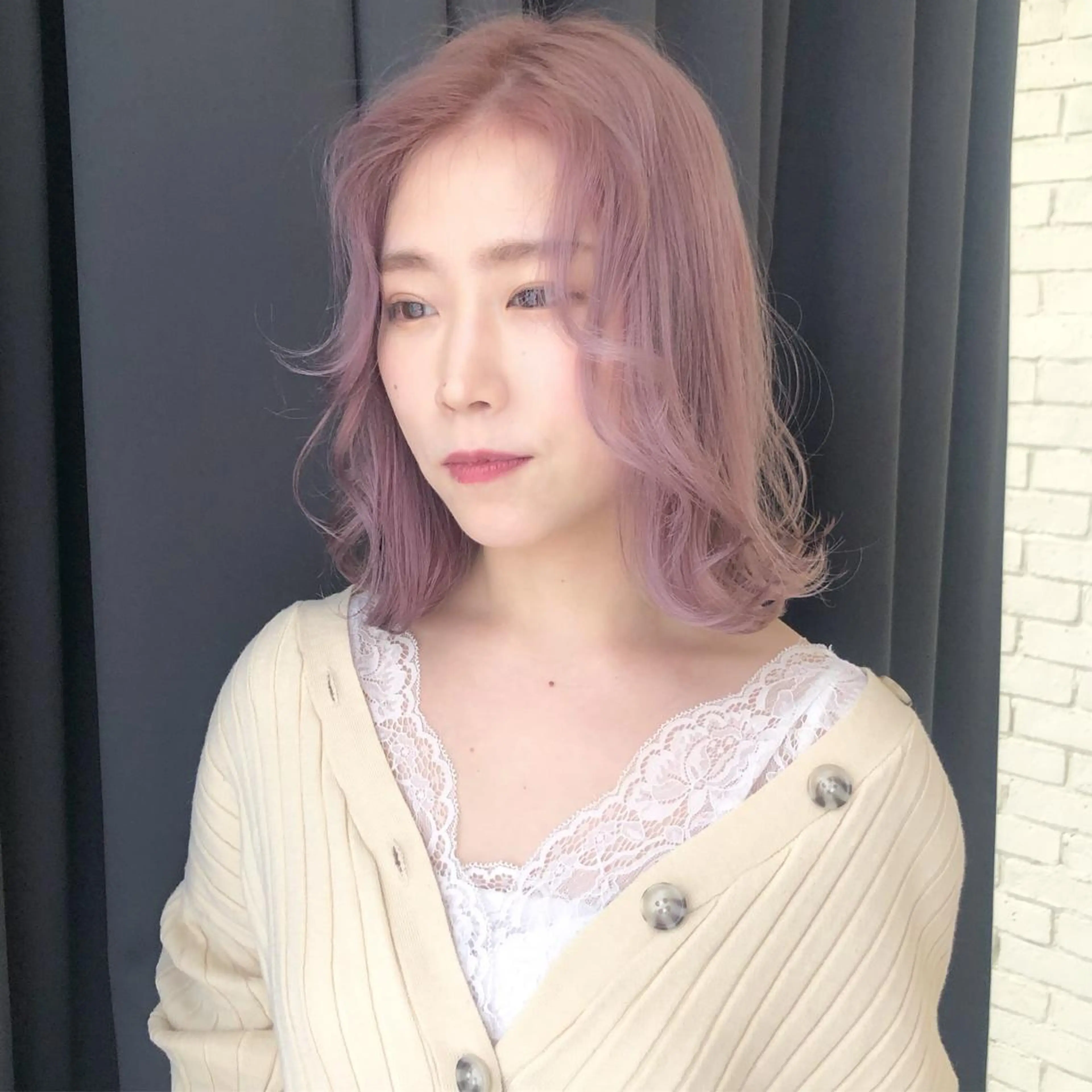 セミロング カラー イルミナカラー ピンクカラー ホワイトピンク ORIKA 美容室のヘアスタイル