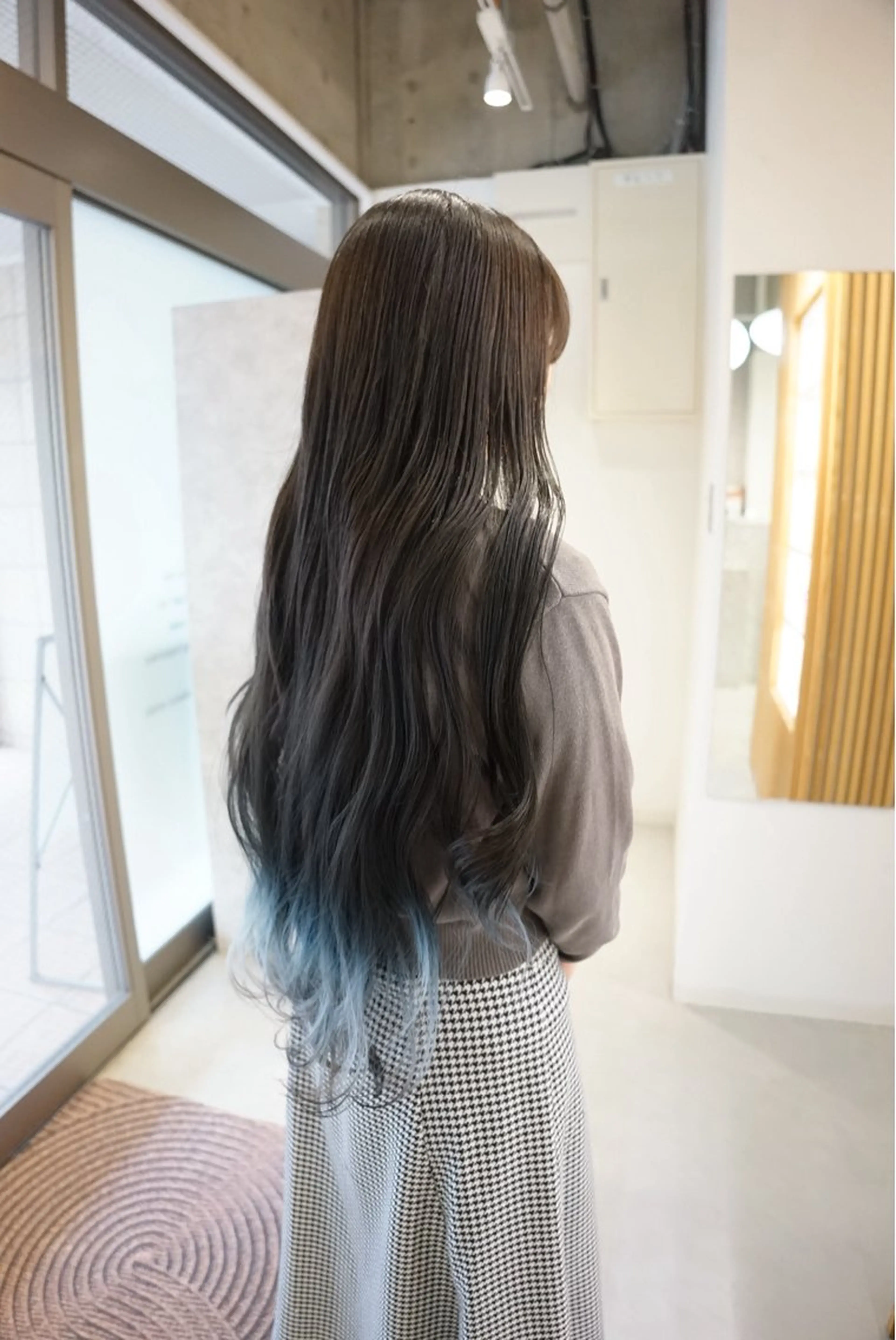 ロング カラー 月100人以上 髪質改善施術｜谷口のヘアスタイル