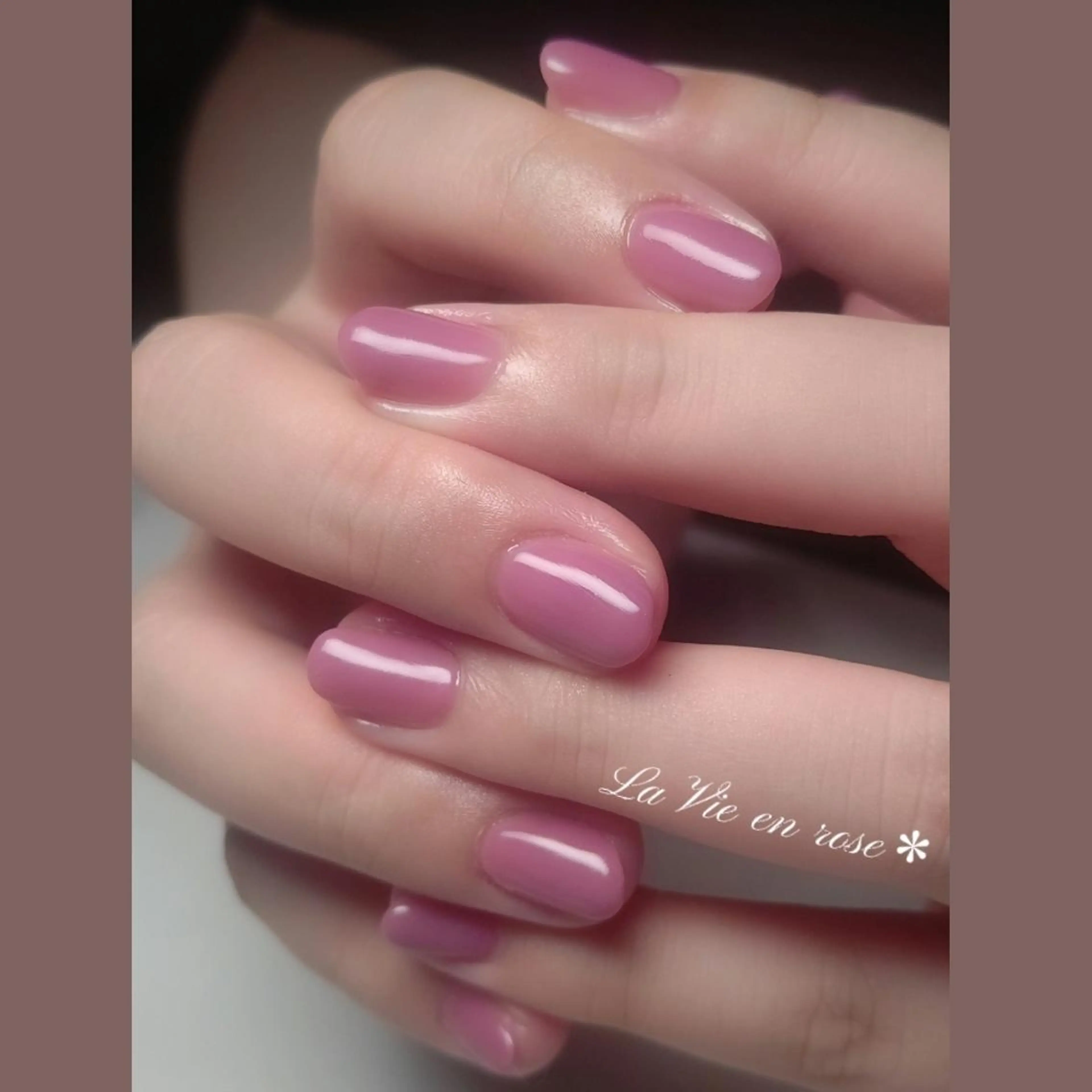 ネイル ワンカラーネイル ラヴィアン ローズのネイルデザイン