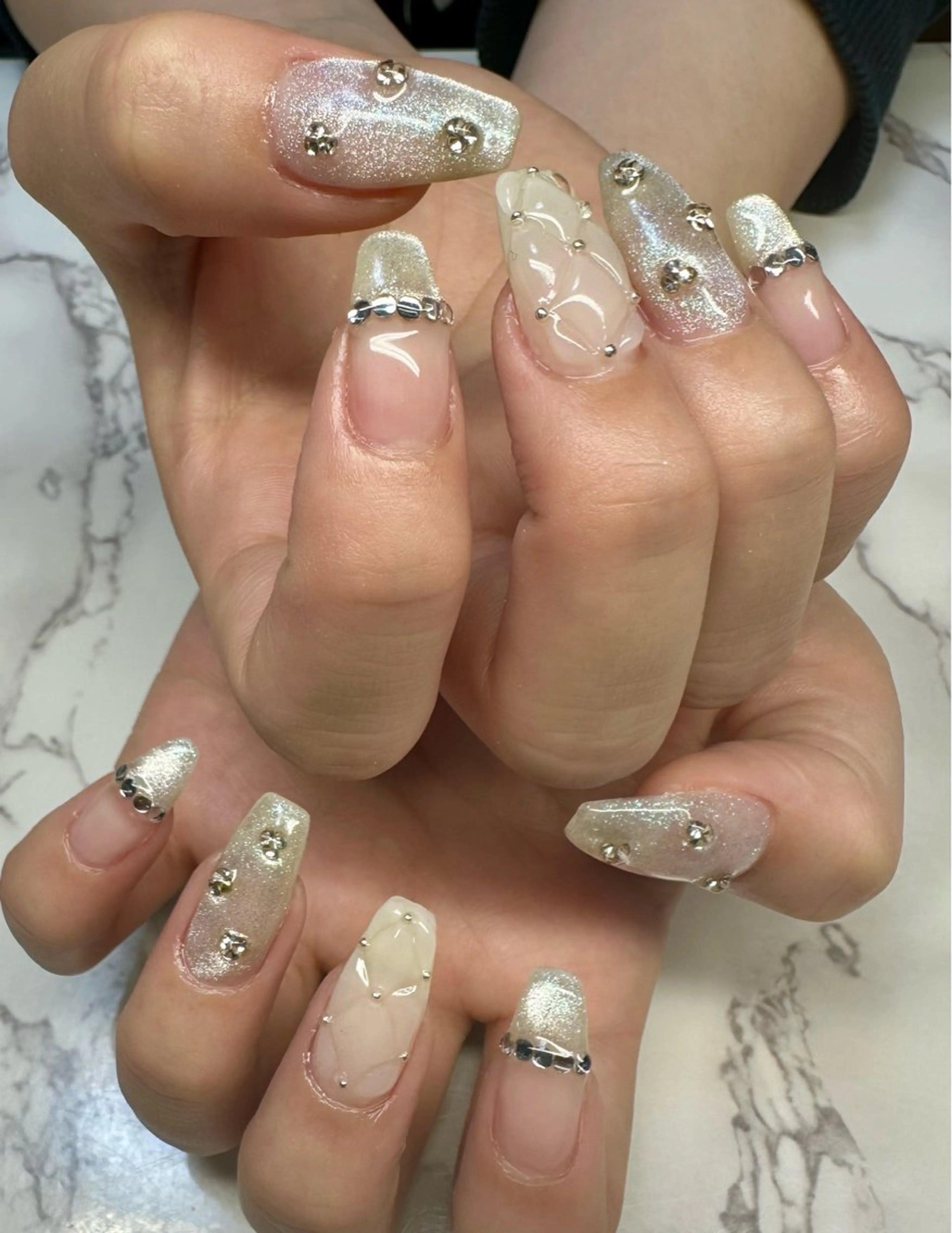 ネイル アートネイル チークネイル フレンチネイル キラキラネイル マグネットネイル M.N_ nailのネイルデザイン