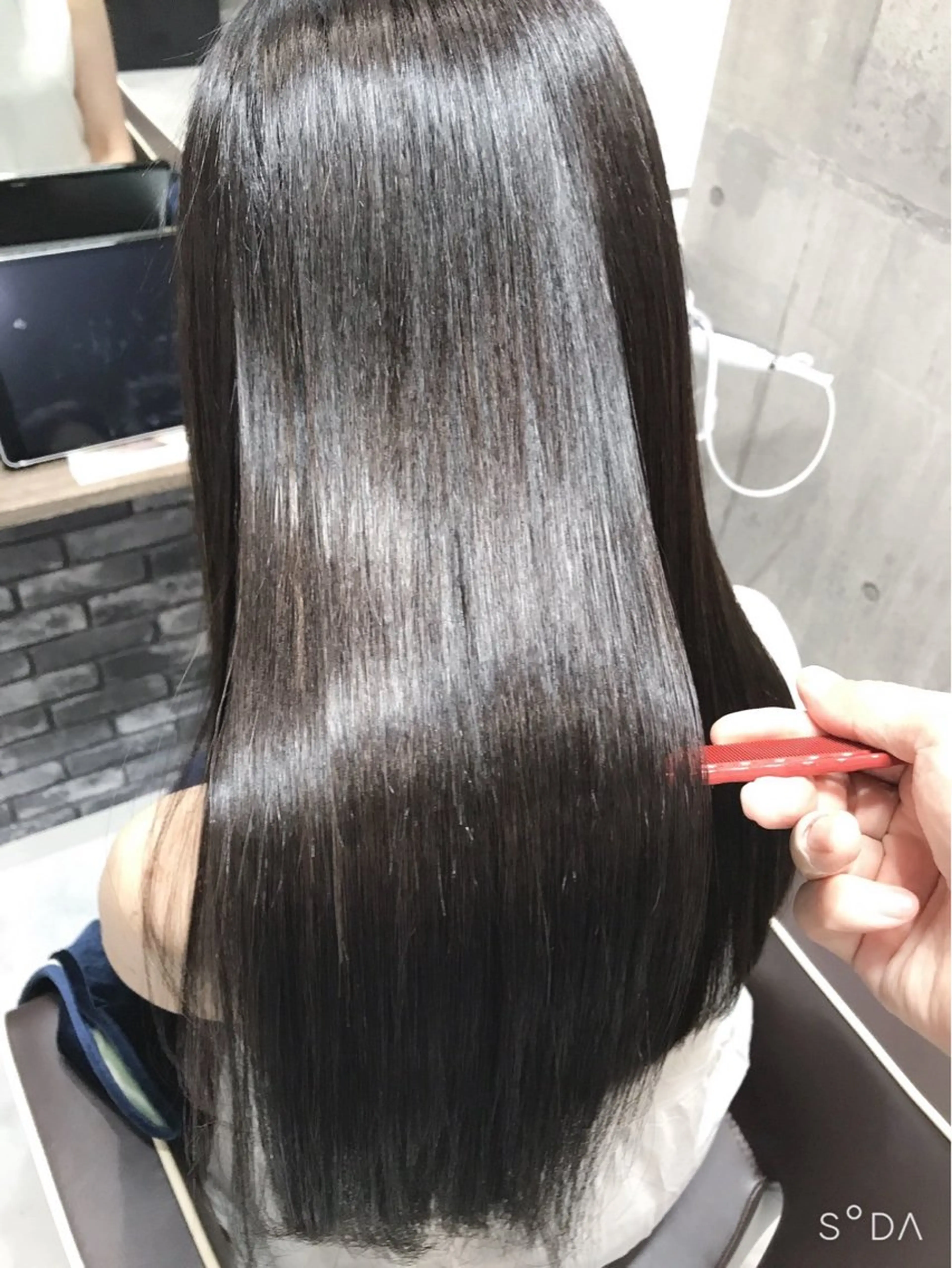 ロング ヘアカラー トリートメント Carrefour LOCO Kyogoku八潮店【カルフールロコキョウゴク】所属・LOCO Aikaのヘアスタイル
