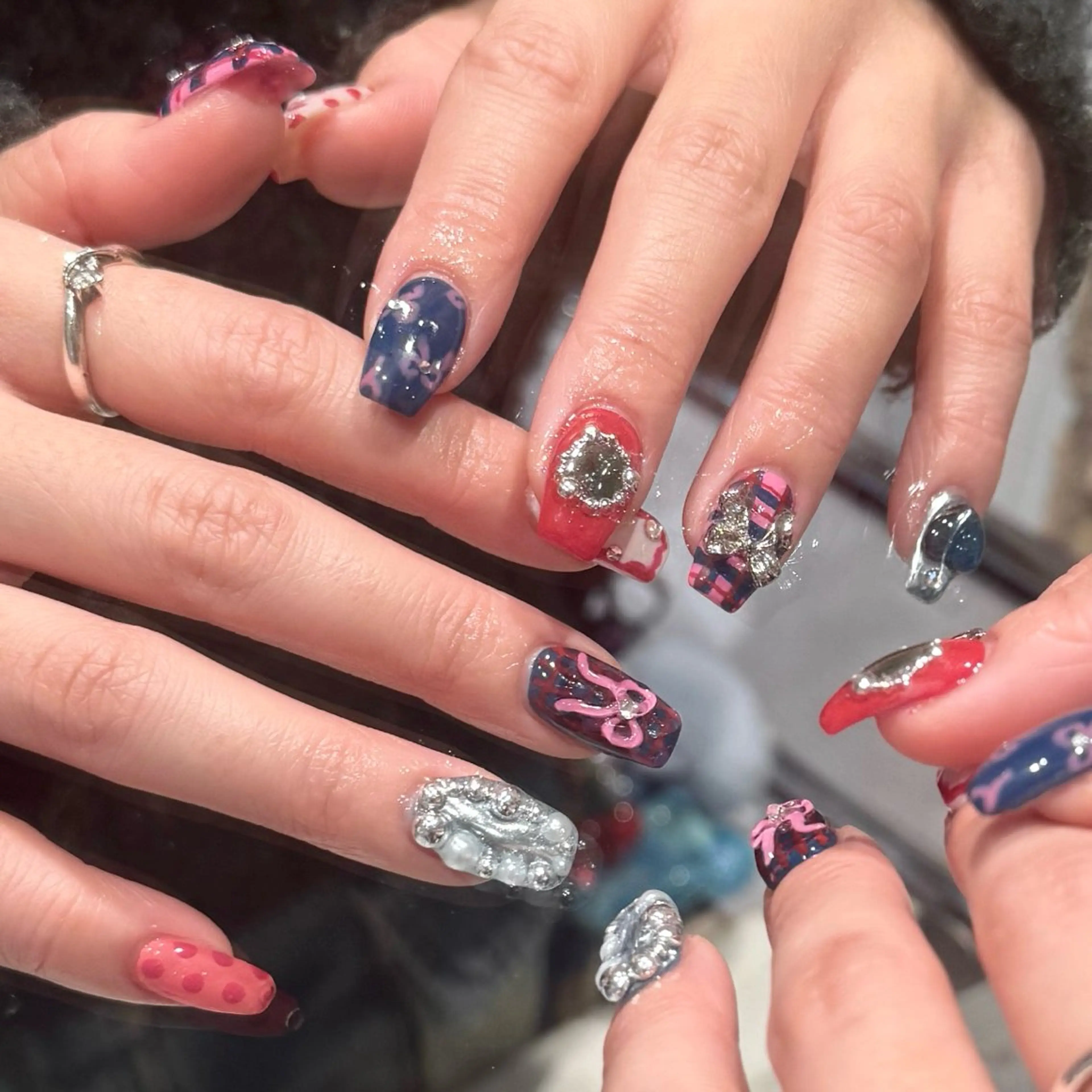 ネイル ハンドネイル 🩶レイナ🩶 color/nailのヘアスタイル