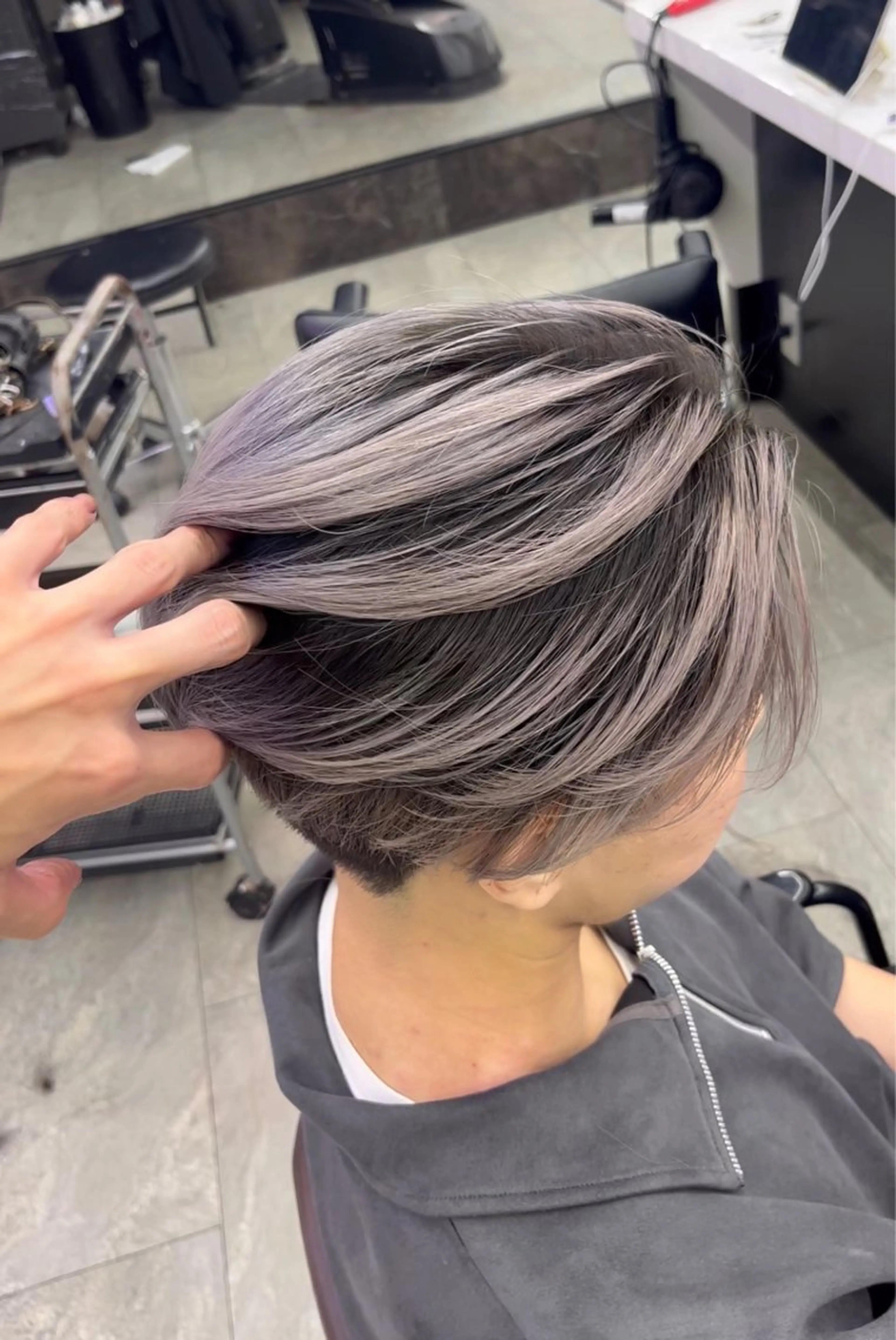 カラー メンズ ヘアカラー 渋谷🎨ハイトーン ×エクステ🎨レンのヘアスタイル