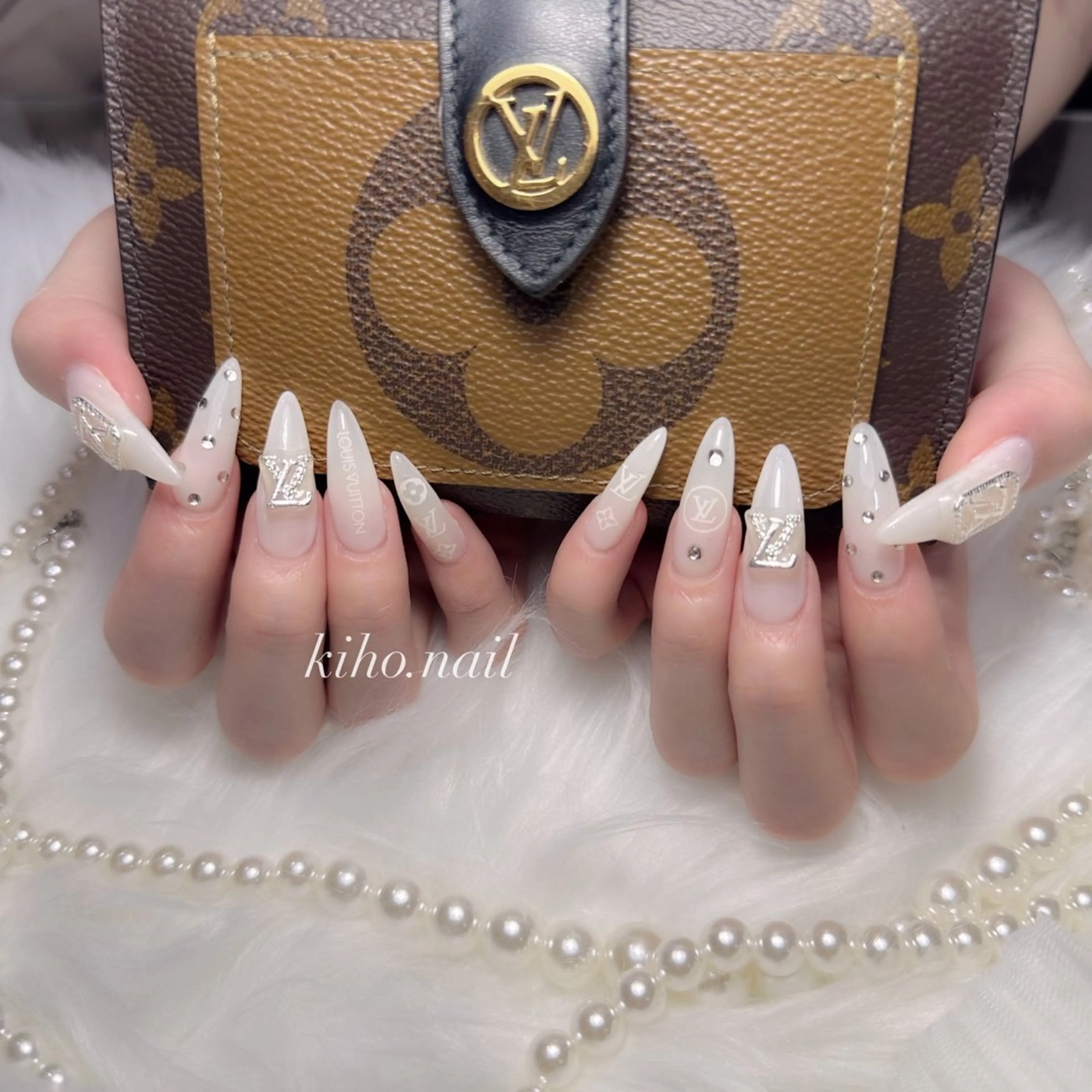 ネイル ハンドネイル KIHO 【深夜ネイル】のネイルデザイン