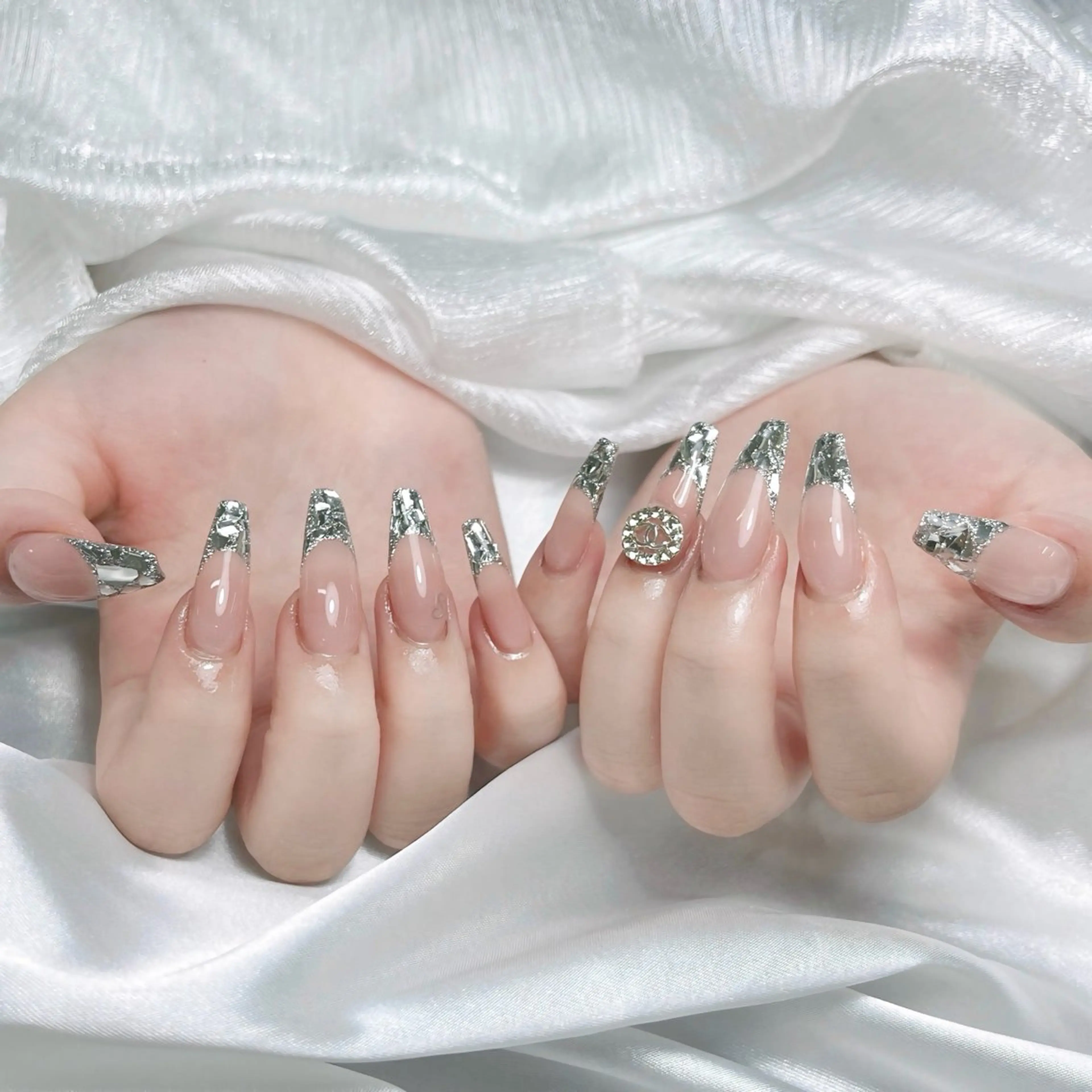 ネイル アートネイル ハロウィン キラキラネイル シンプルネイル ハンドネイル ハンドケア ちごみ Novaのネイルデザイン