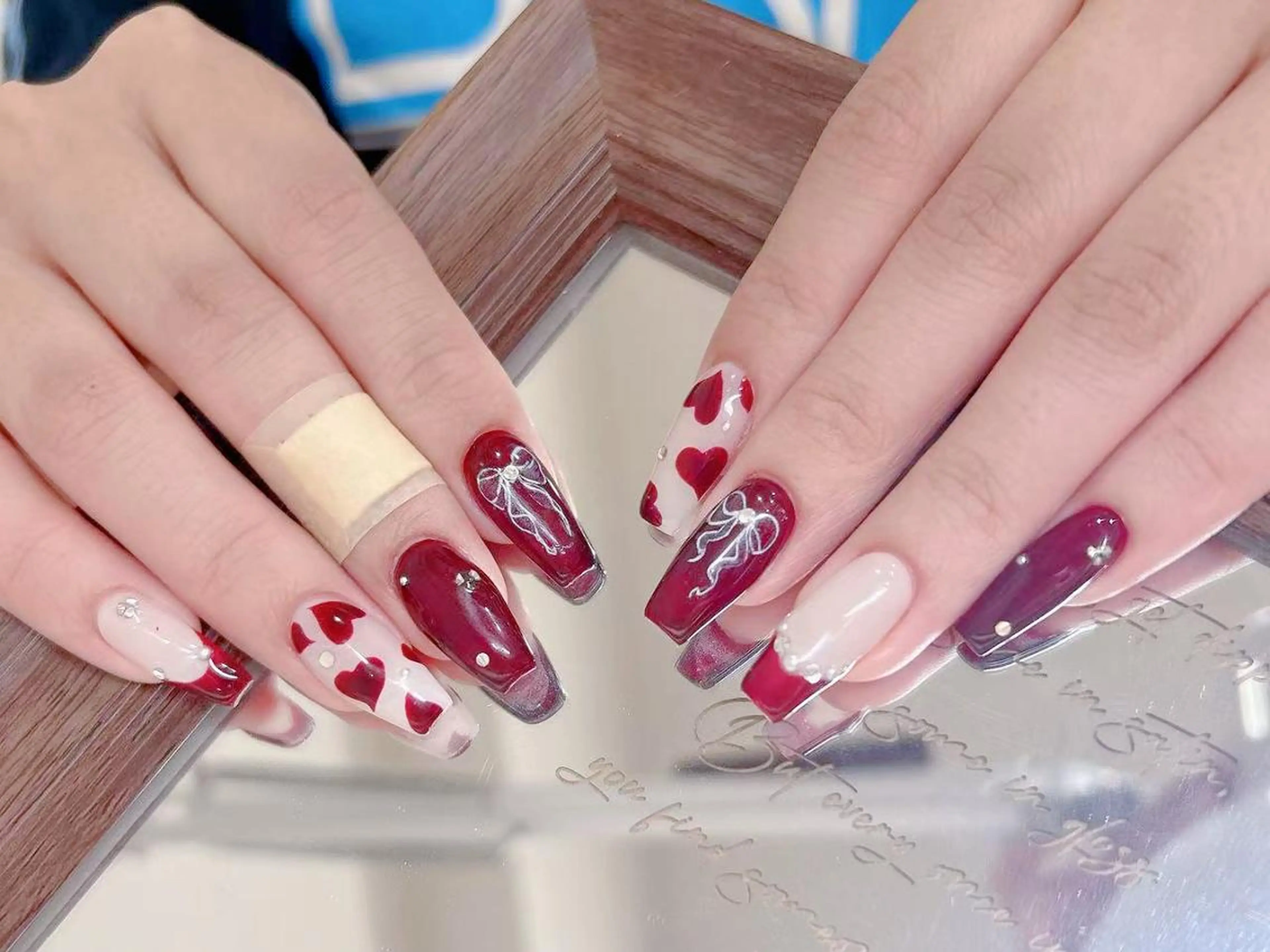 ネイル カジュアル チークネイル フレンチネイル ジェルネイル ガーリー ハンドネイル ハンドケア 🎀も ものネイルデザイン