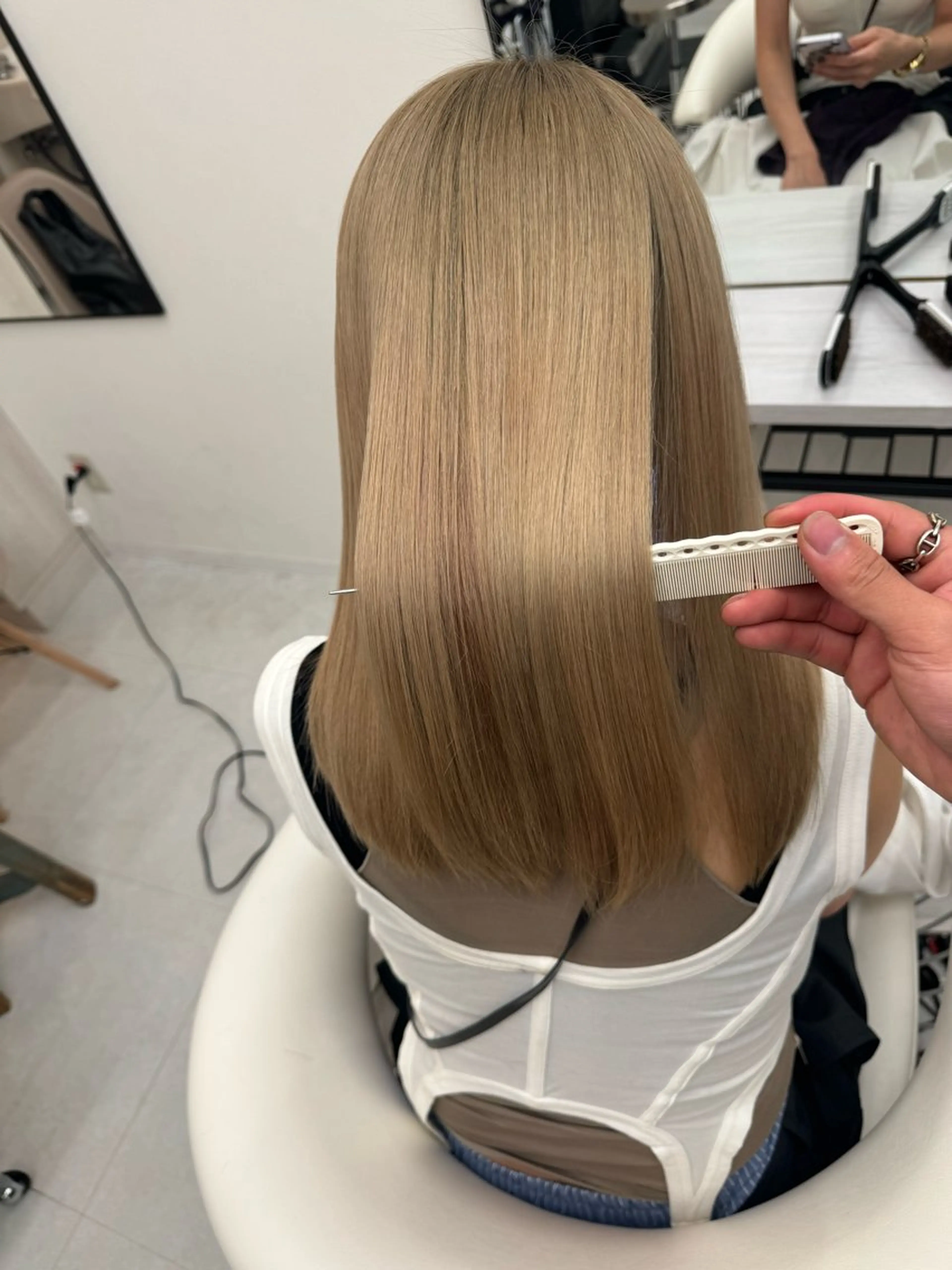 カラー ヘアカラー cue所属・銀座バレイヤージュ 蓑田朝菜のヘアスタイル