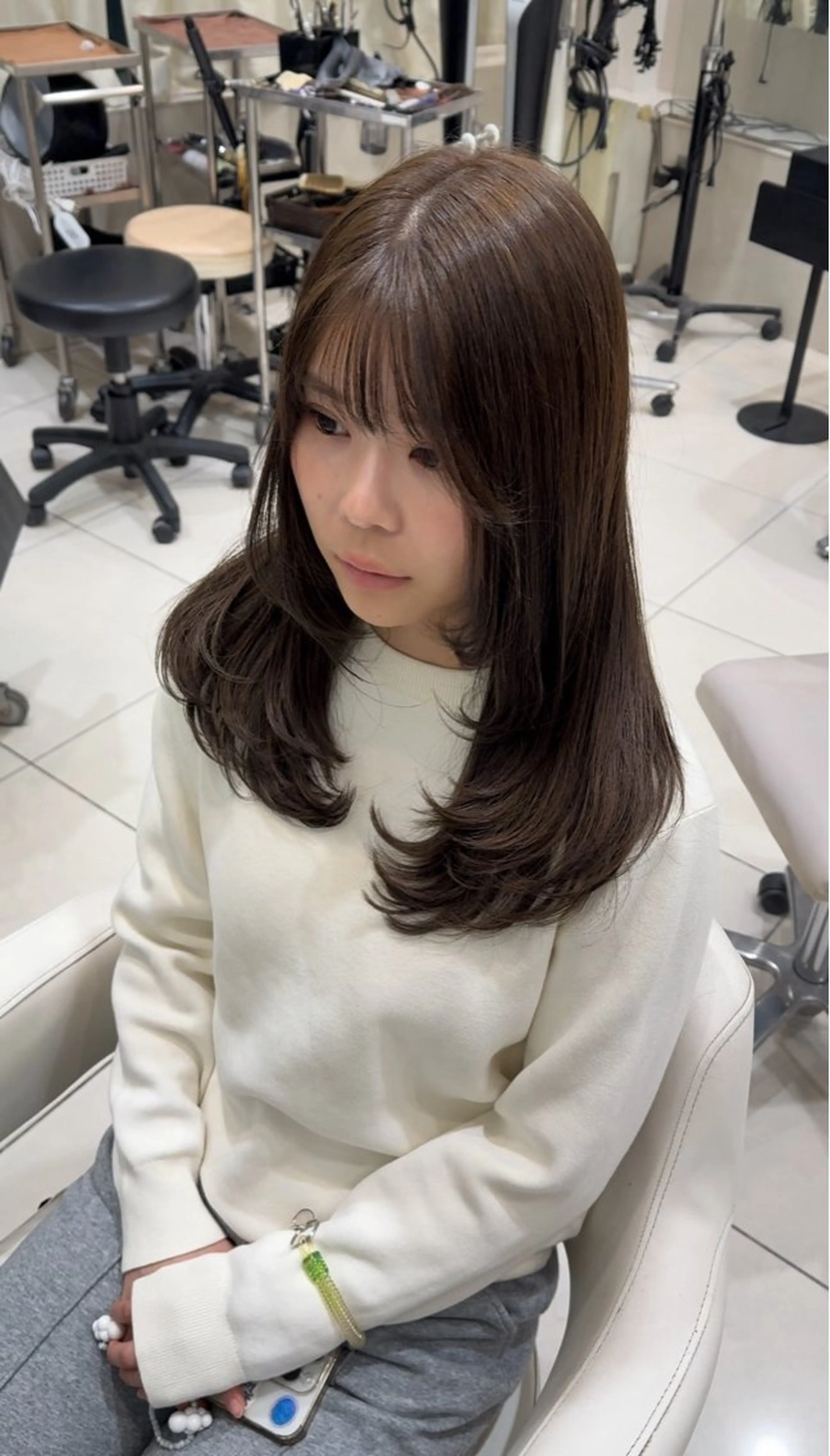 ロング 髪質改善 レイヤーカット トリートメント カット ヘアカラー トリートメント ☃️顔周りレイヤー グレージュSHUTOのヘアスタイル